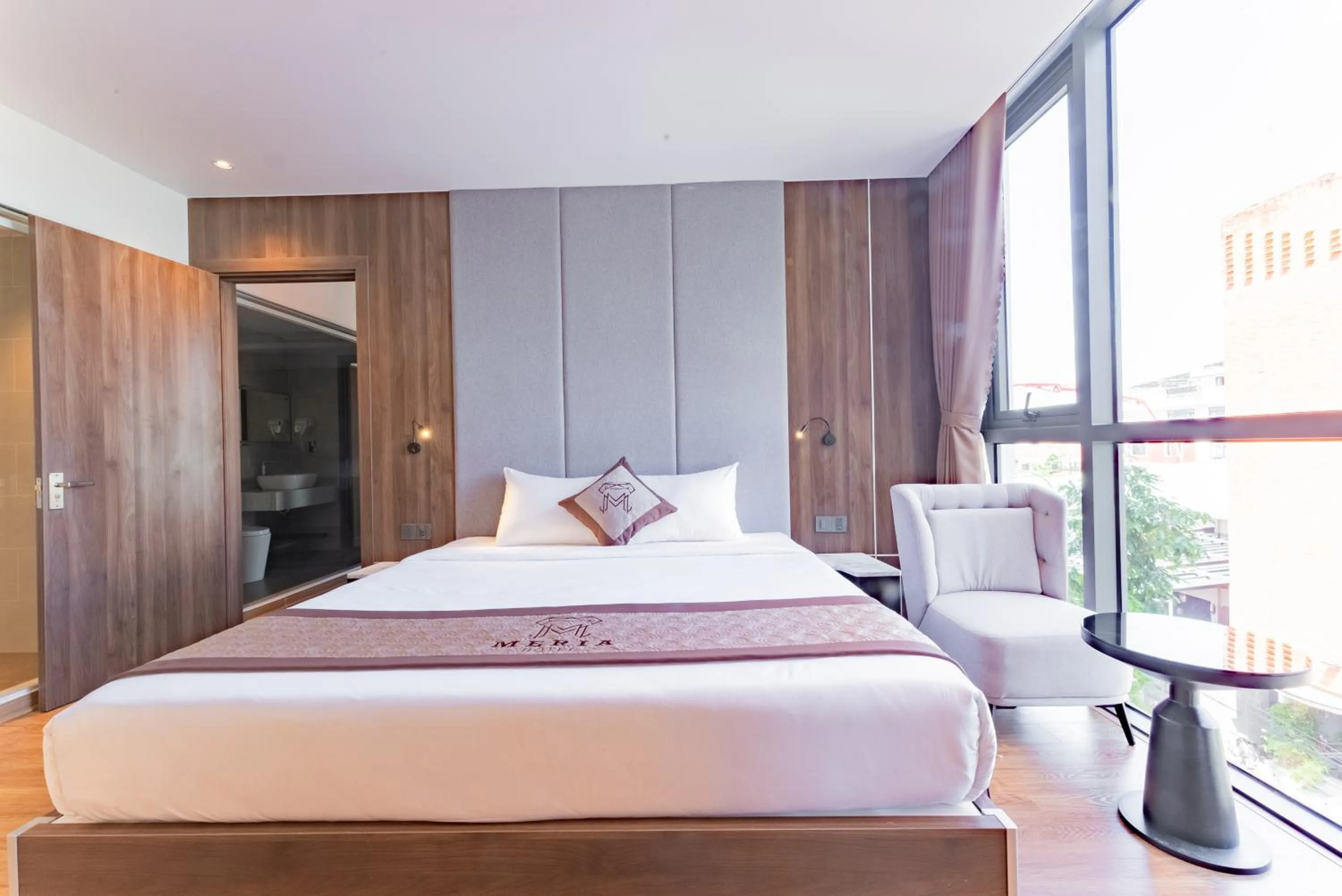 Bed in MERIA Hotel Quy Nhơn