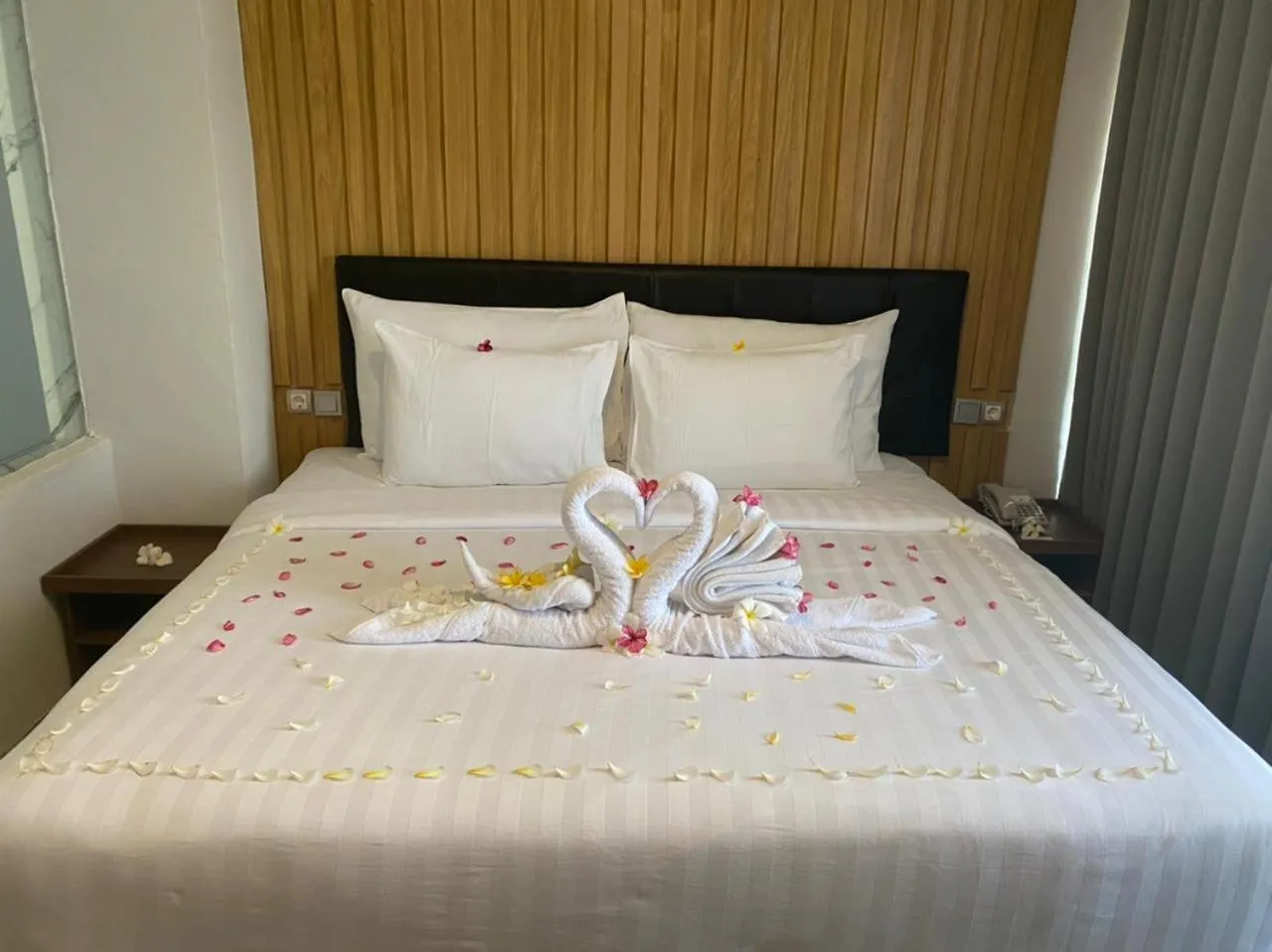 Bed in Raja Hotel Kuta Mandalika Resort & Convention