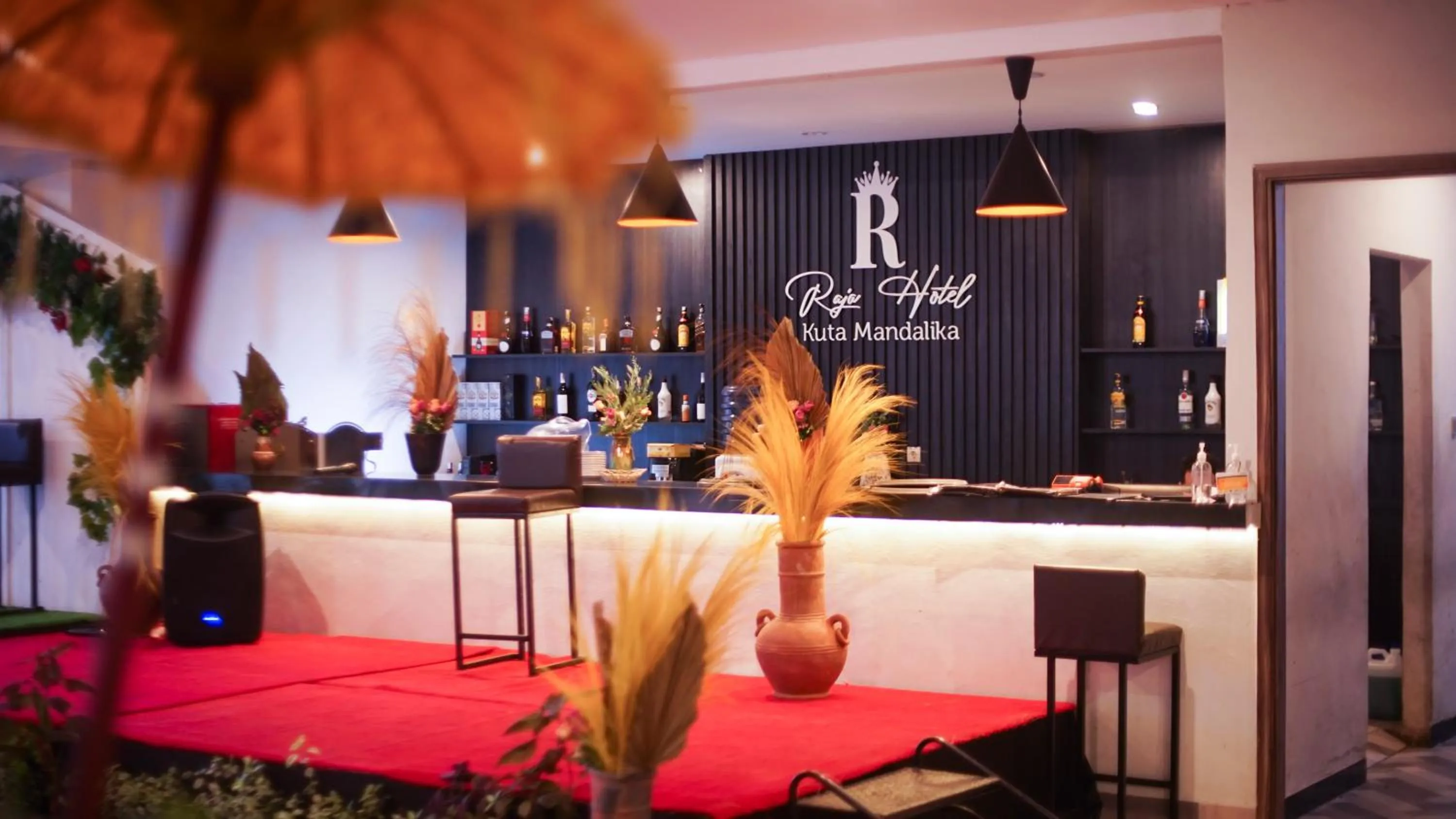 Lounge or bar in Raja Hotel Kuta Mandalika Resort & Convention