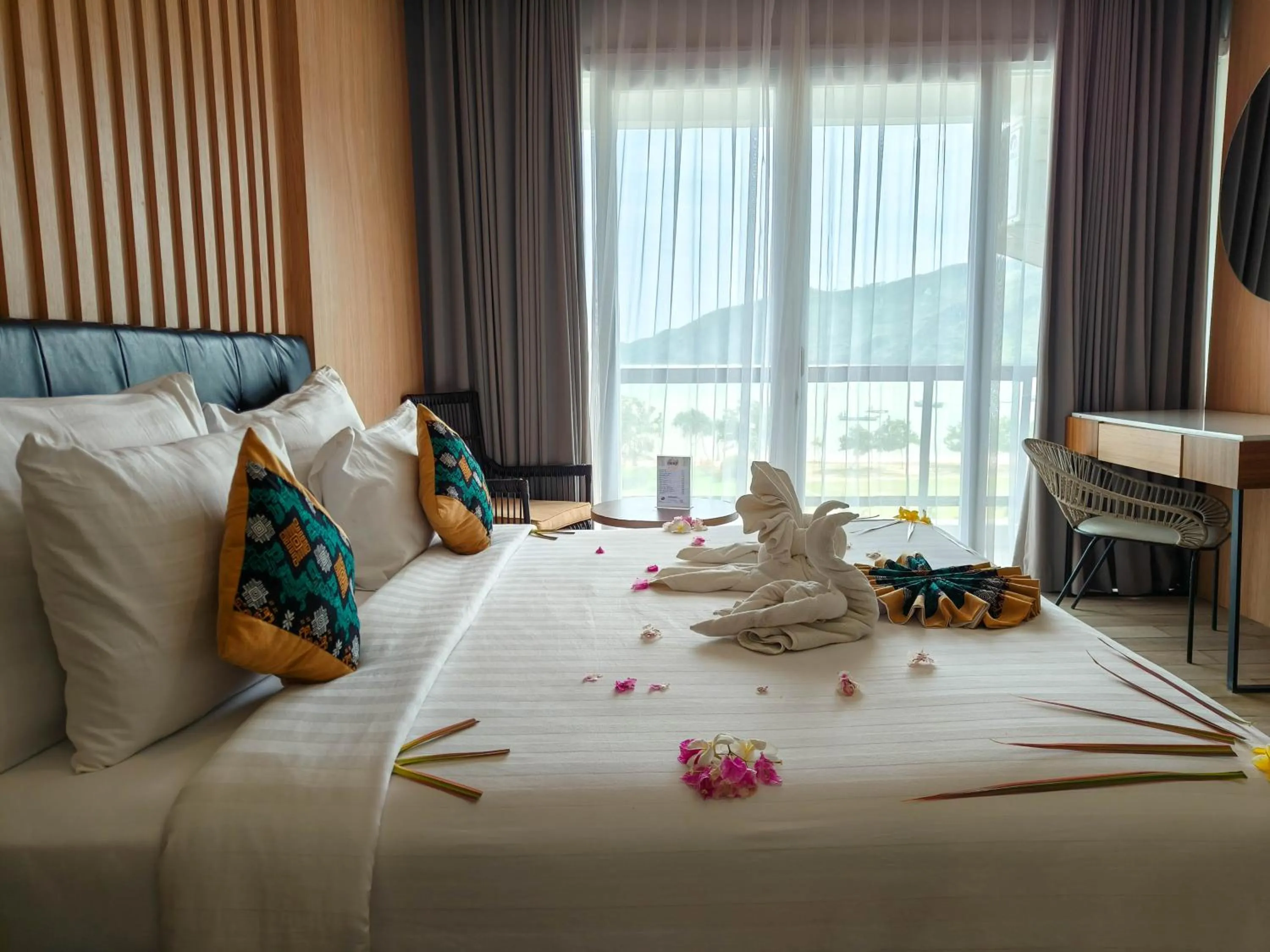 Bed in Raja Hotel Kuta Mandalika Resort & Convention