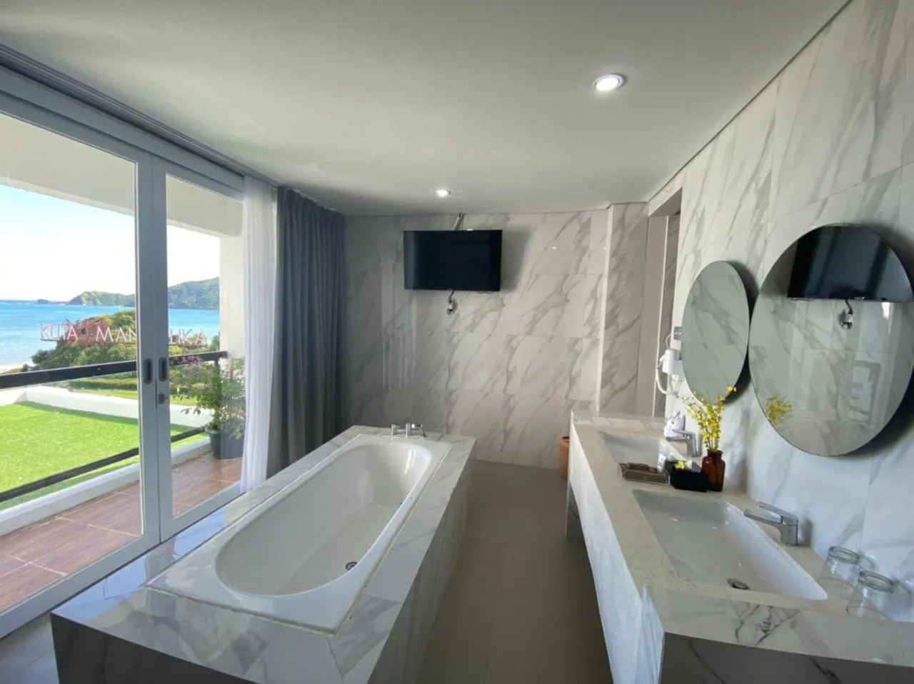 Bathroom in Raja Hotel Kuta Mandalika Resort & Convention