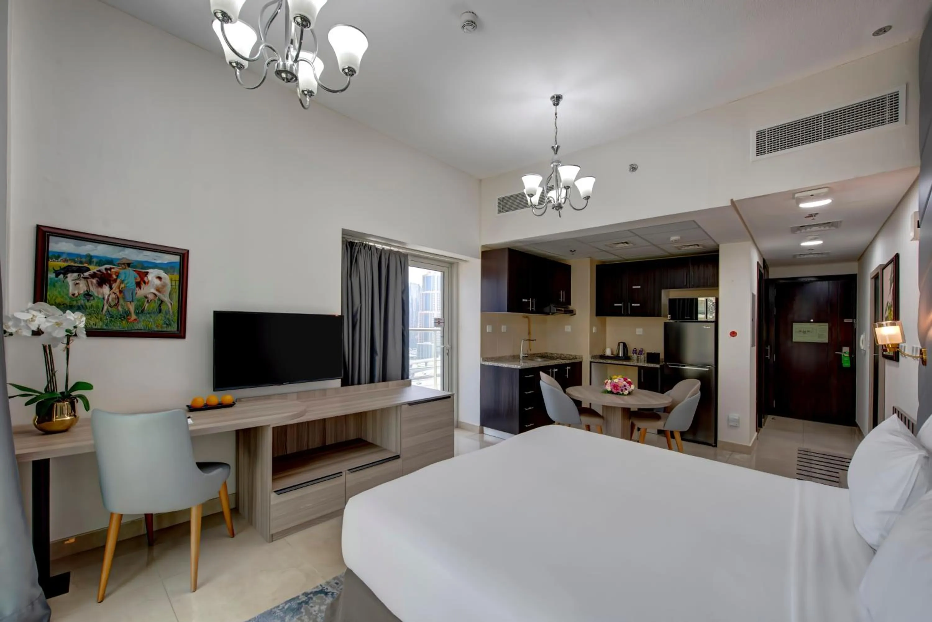 Bedroom, Bed in Royal Regency Suites Marina