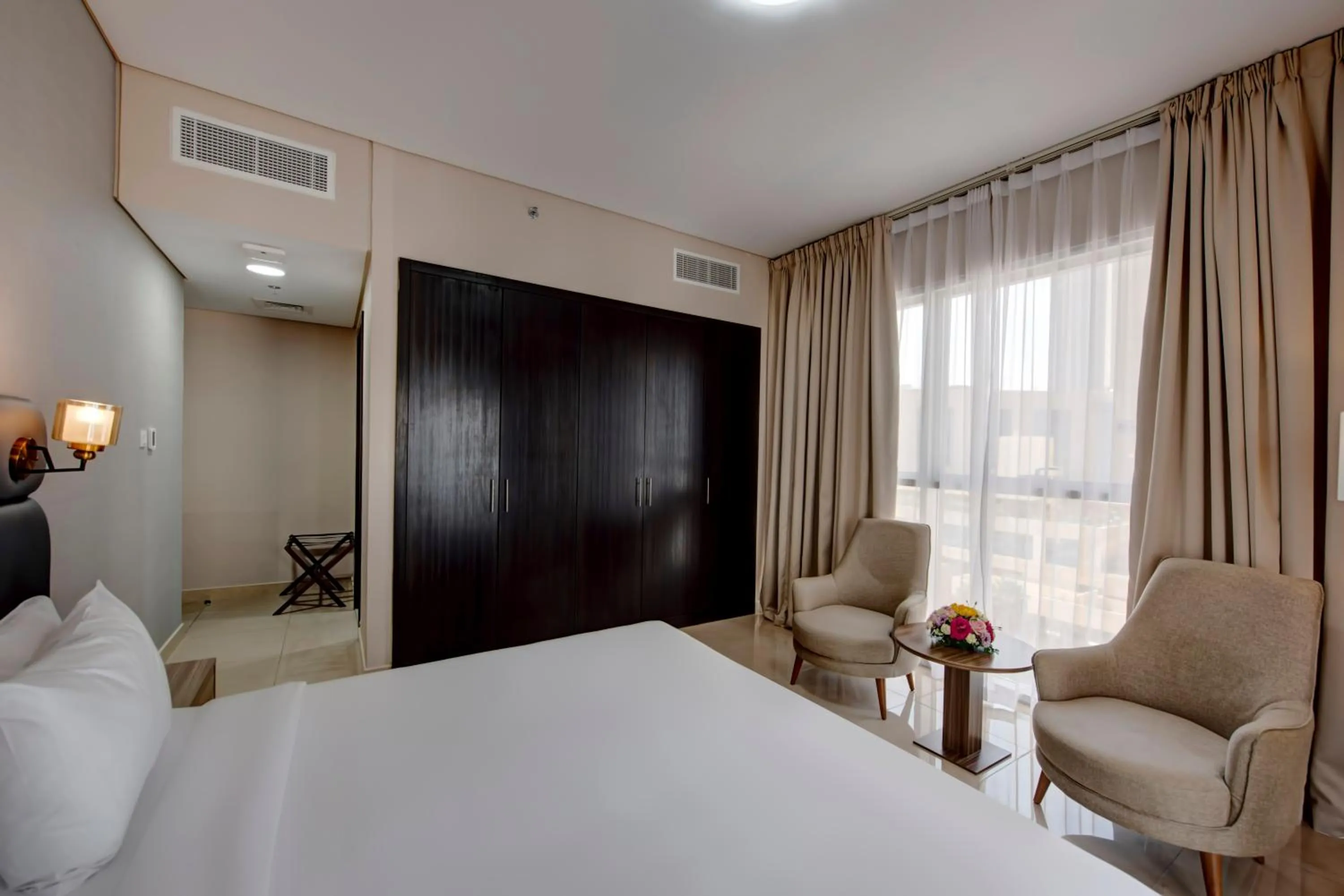 Bedroom, Bed in Royal Regency Suites Marina