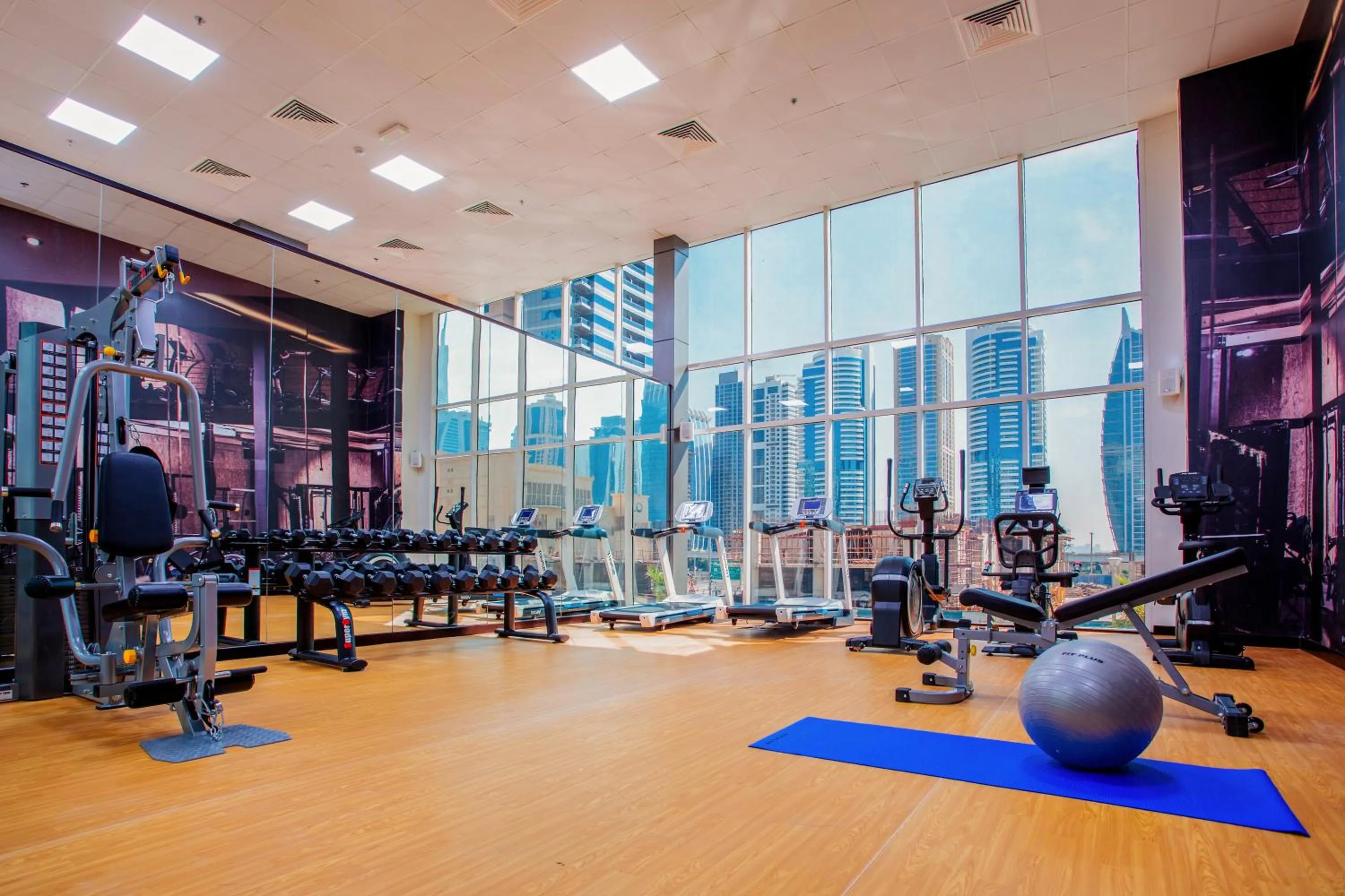Fitness centre/facilities in Royal Regency Suites Marina