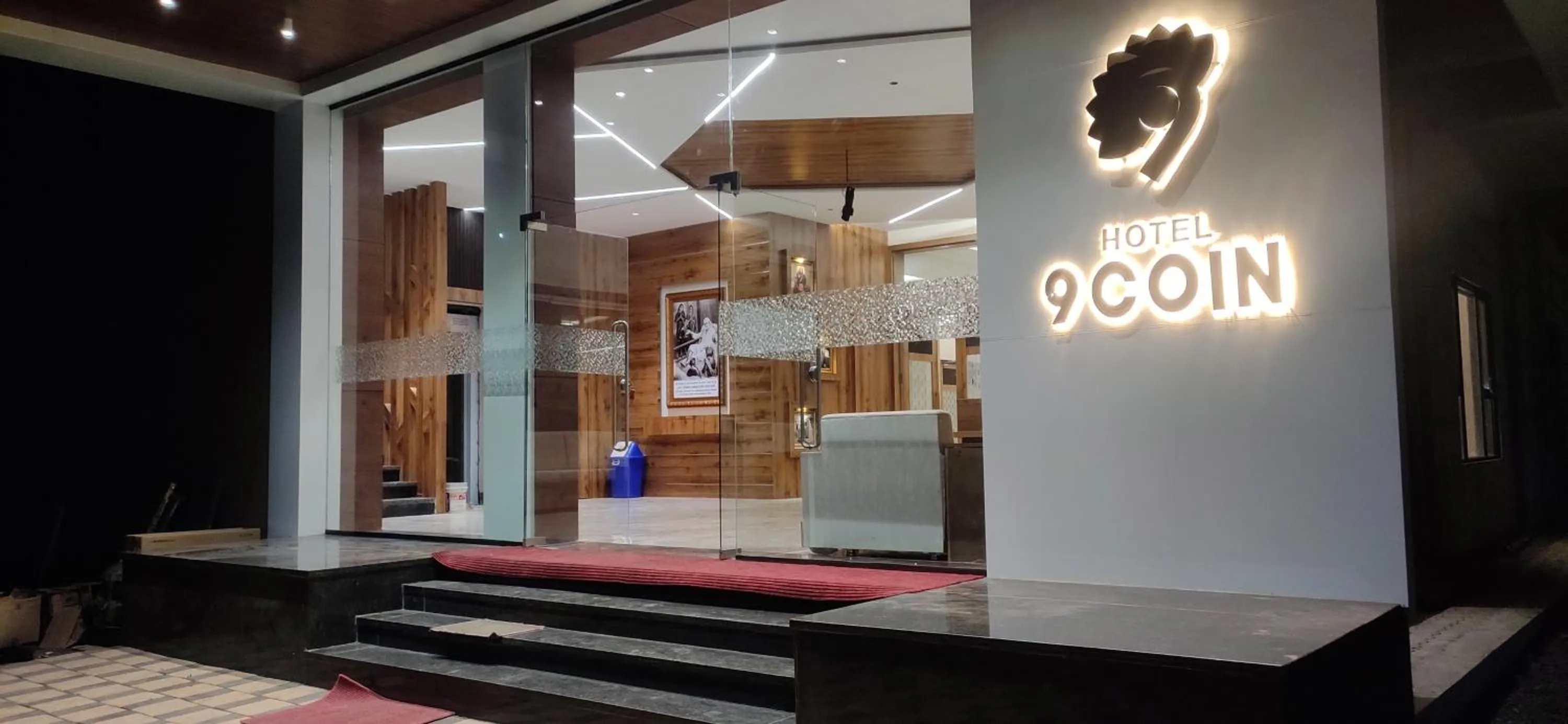 Property logo or sign in Hotel 9 Coin