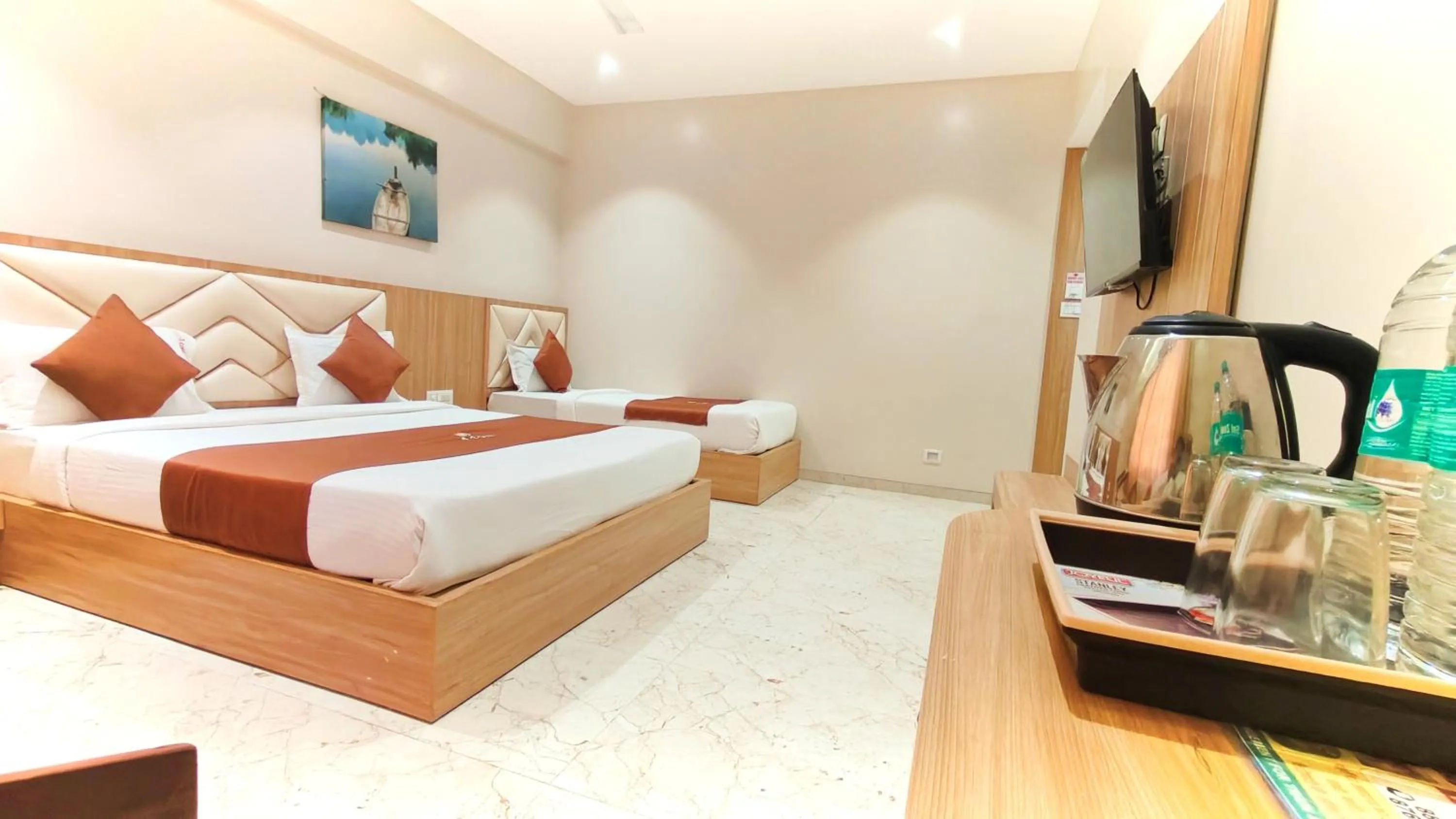 Bedroom, Bed in Hotel 9 Coin