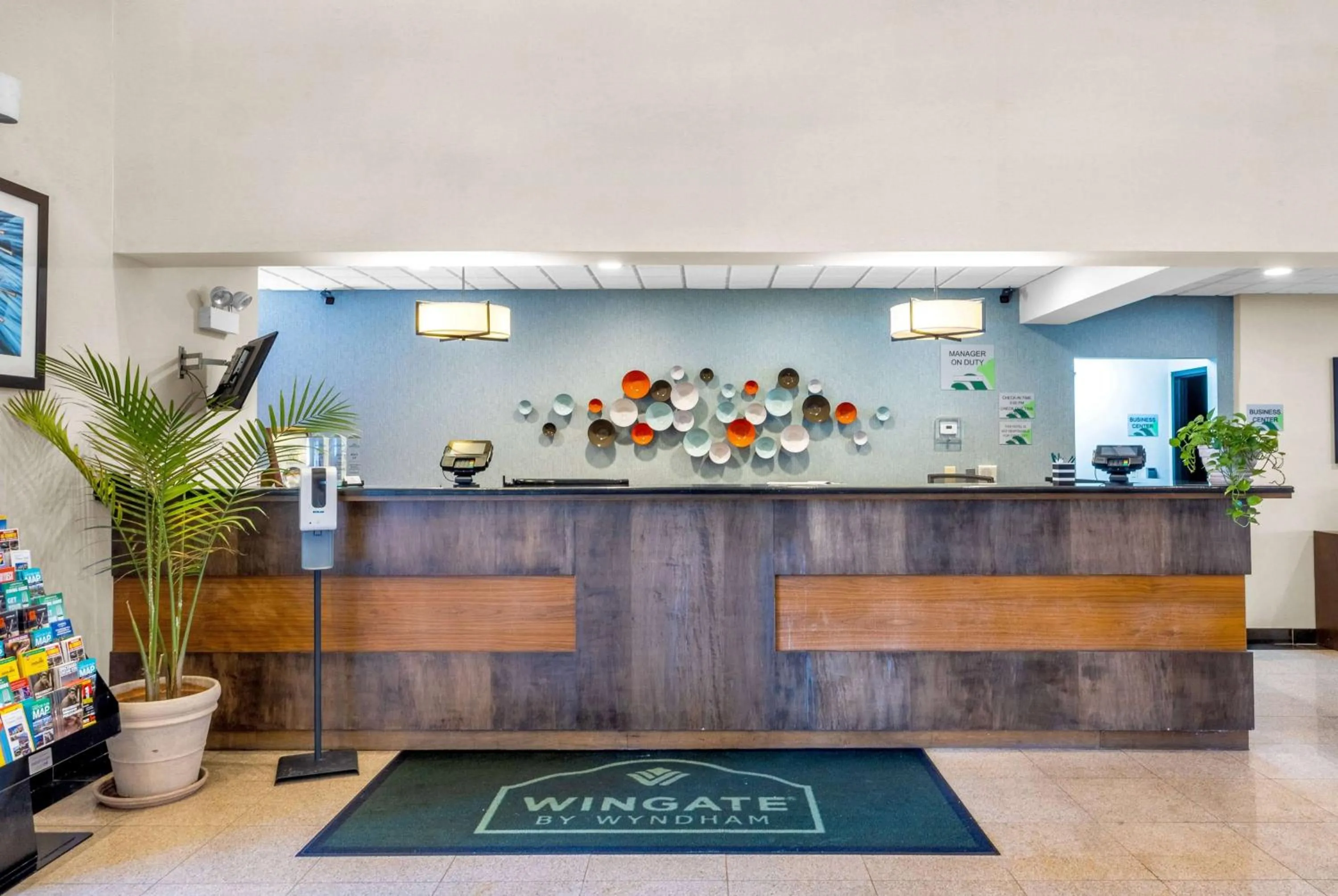 Lobby or reception in Wingate by Wyndham Chicago Schaumburg
