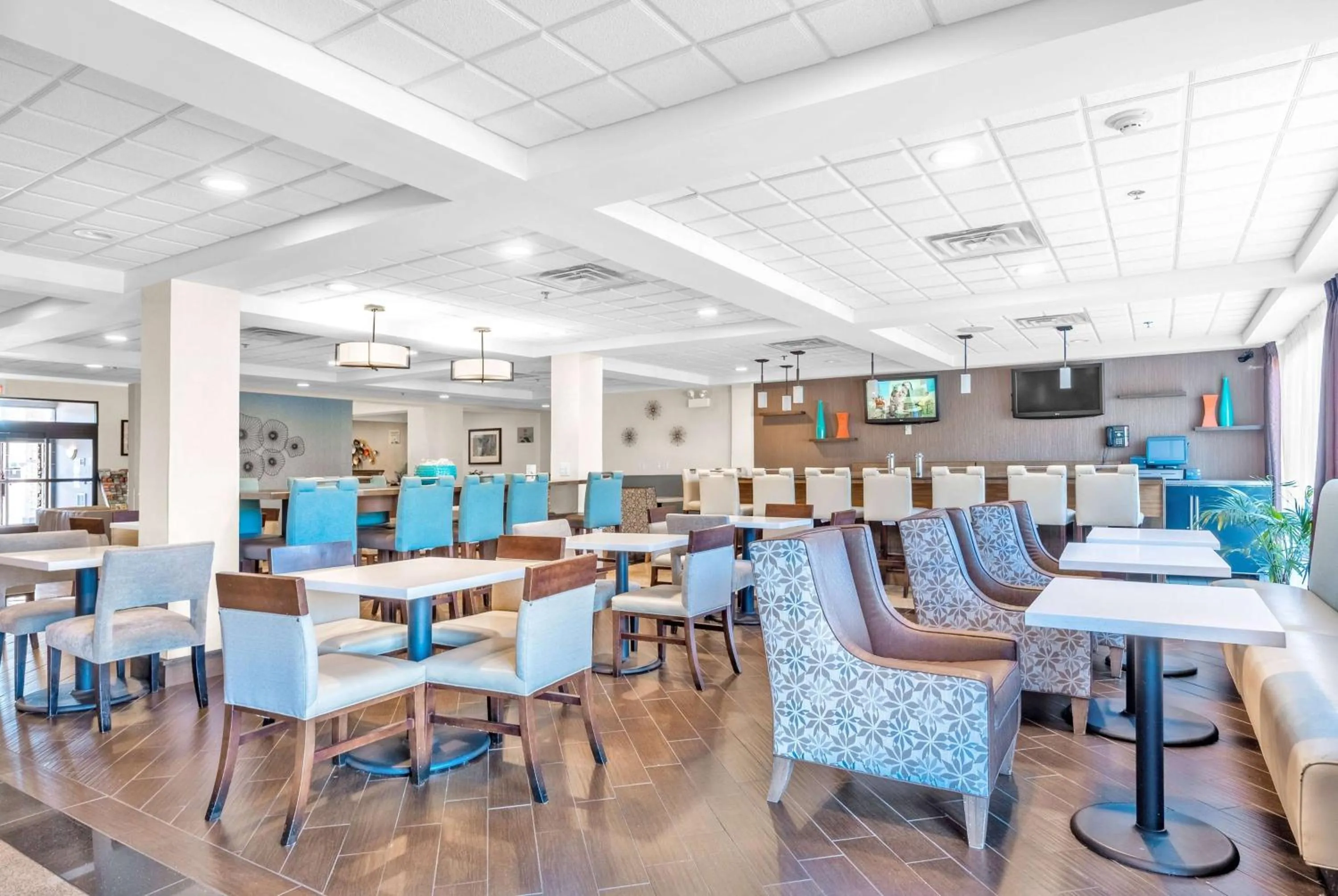 Breakfast in Wingate by Wyndham Chicago Schaumburg