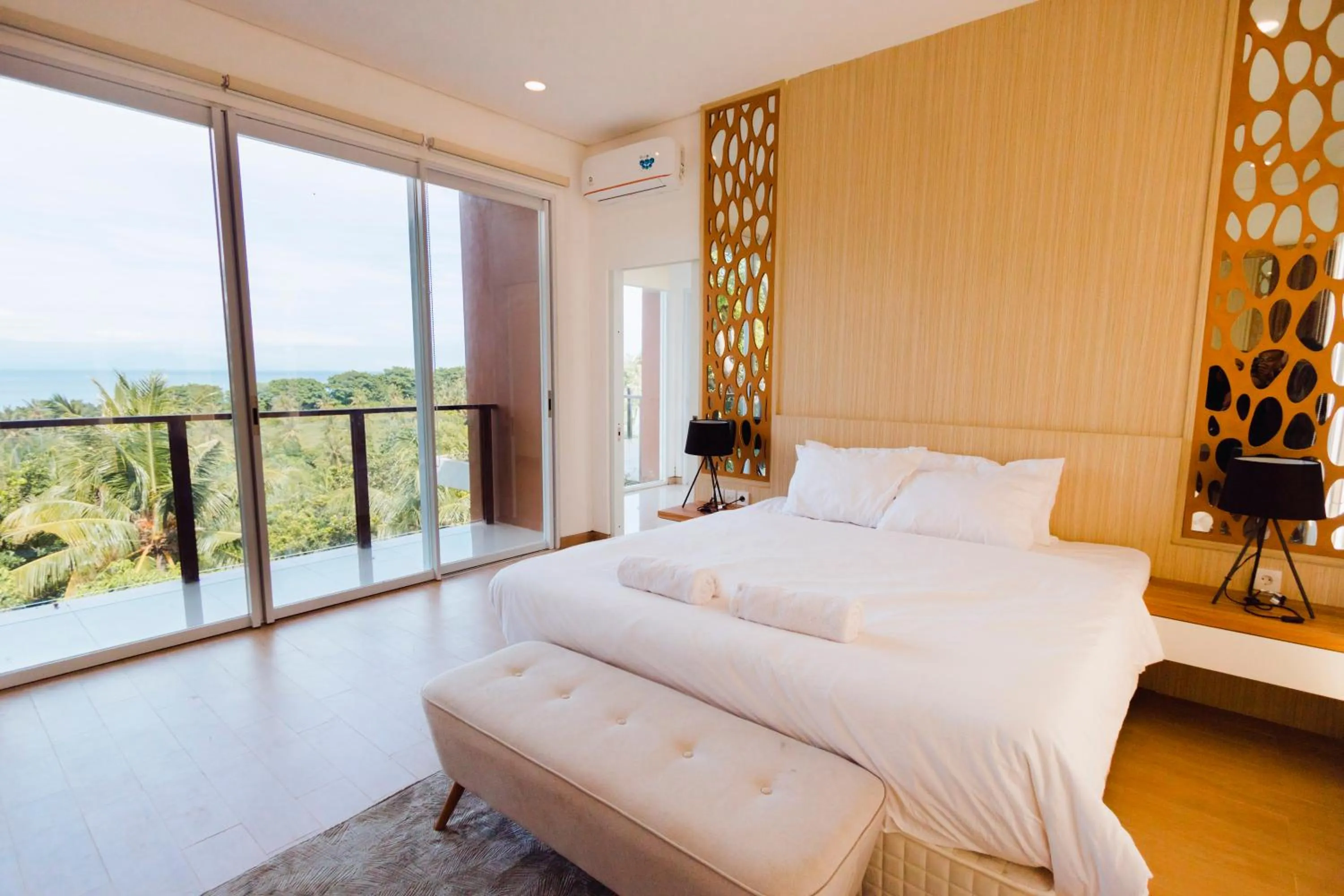 Bedroom, Bed in Melase Hill Villa