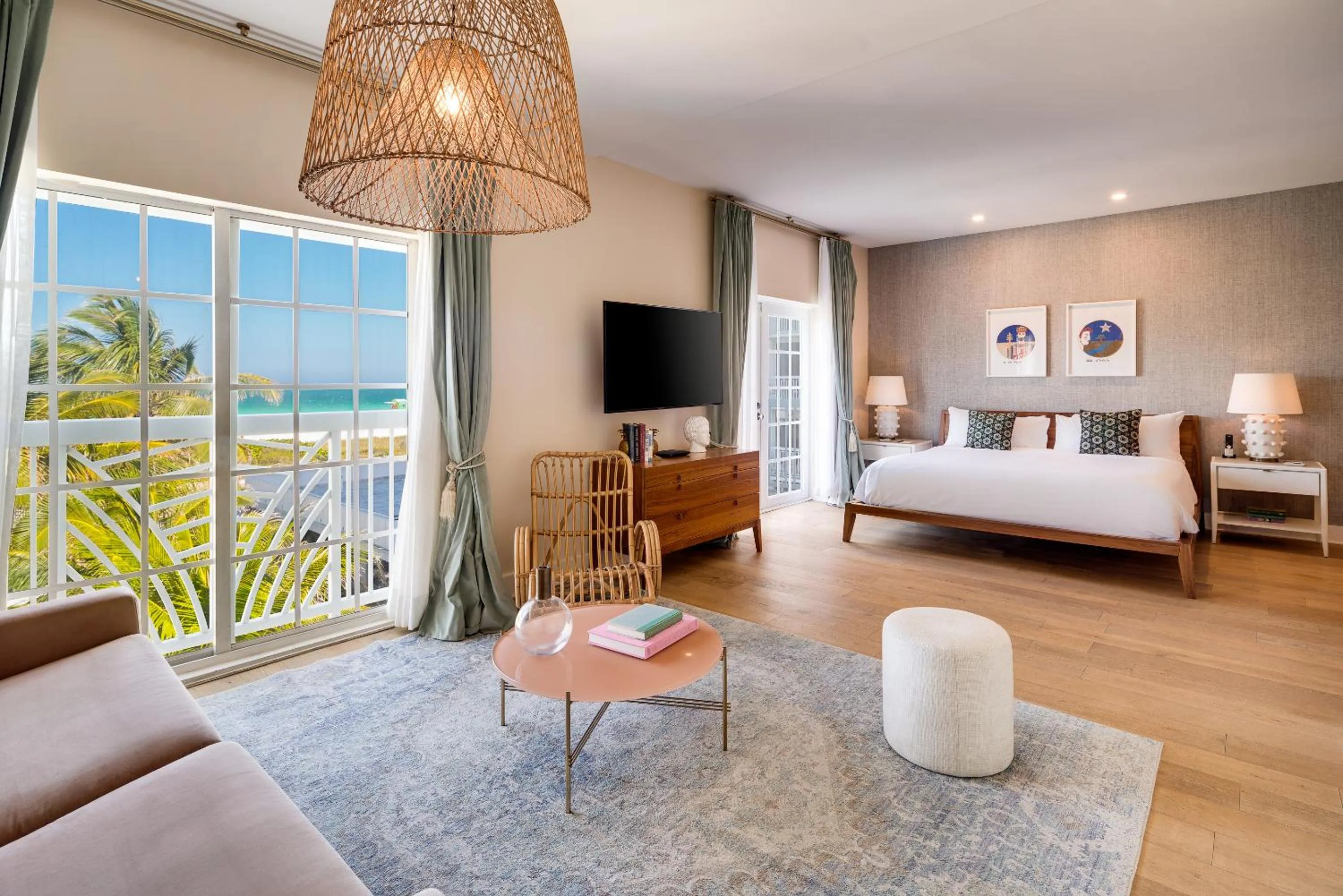 TV and multimedia, Bed in The Savoy Hotel & Beach Club