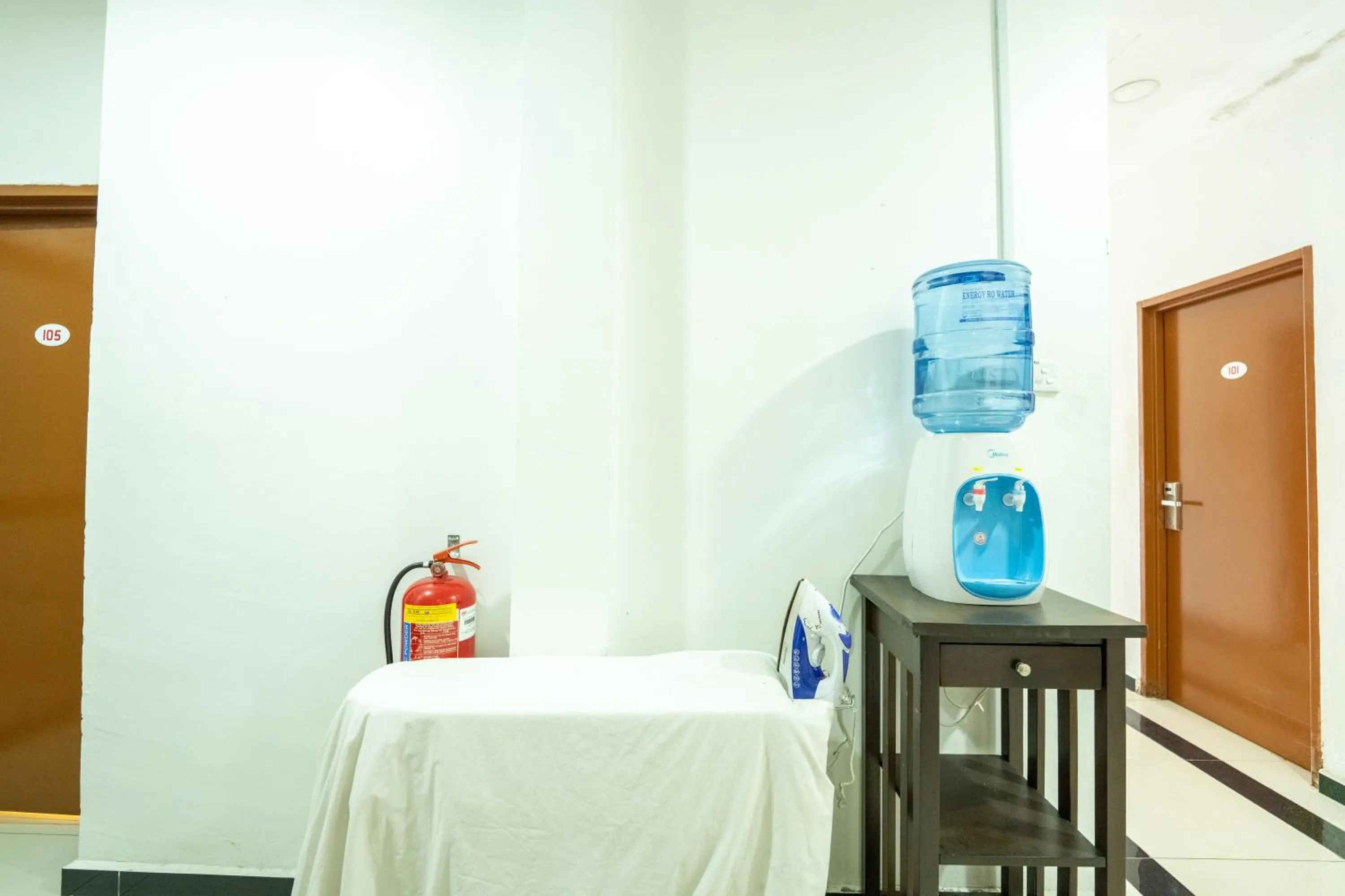 Property building in Mary J Hotel Family 10 pax room