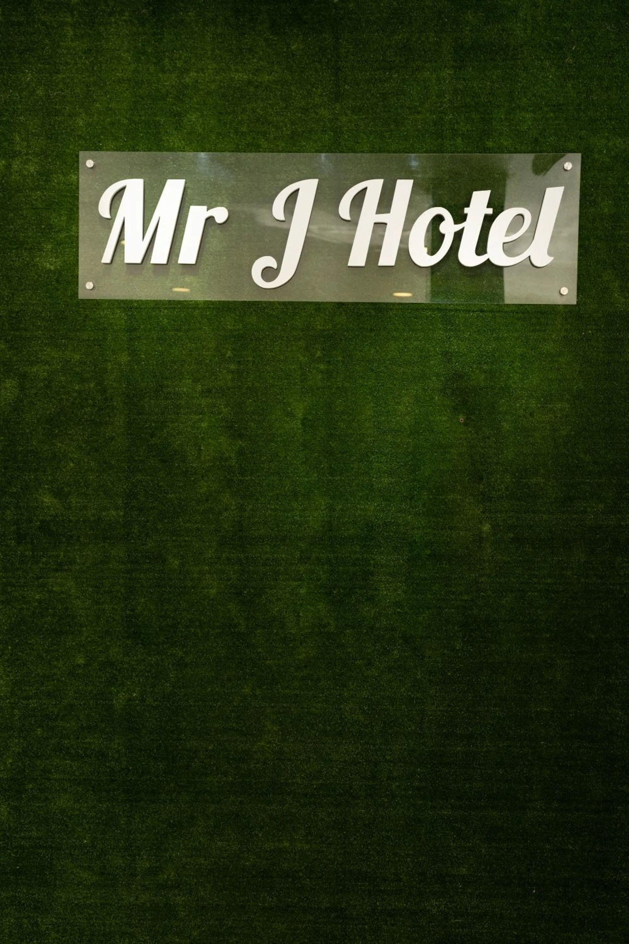 Property building in Mary J Hotel Family 10 pax room