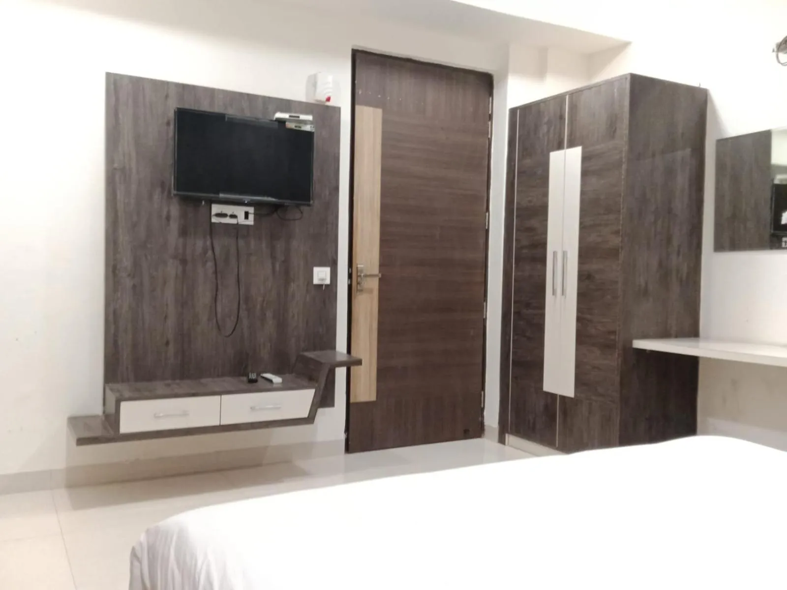 Bedroom, Bed in HOTEL GOLDEN LEAF