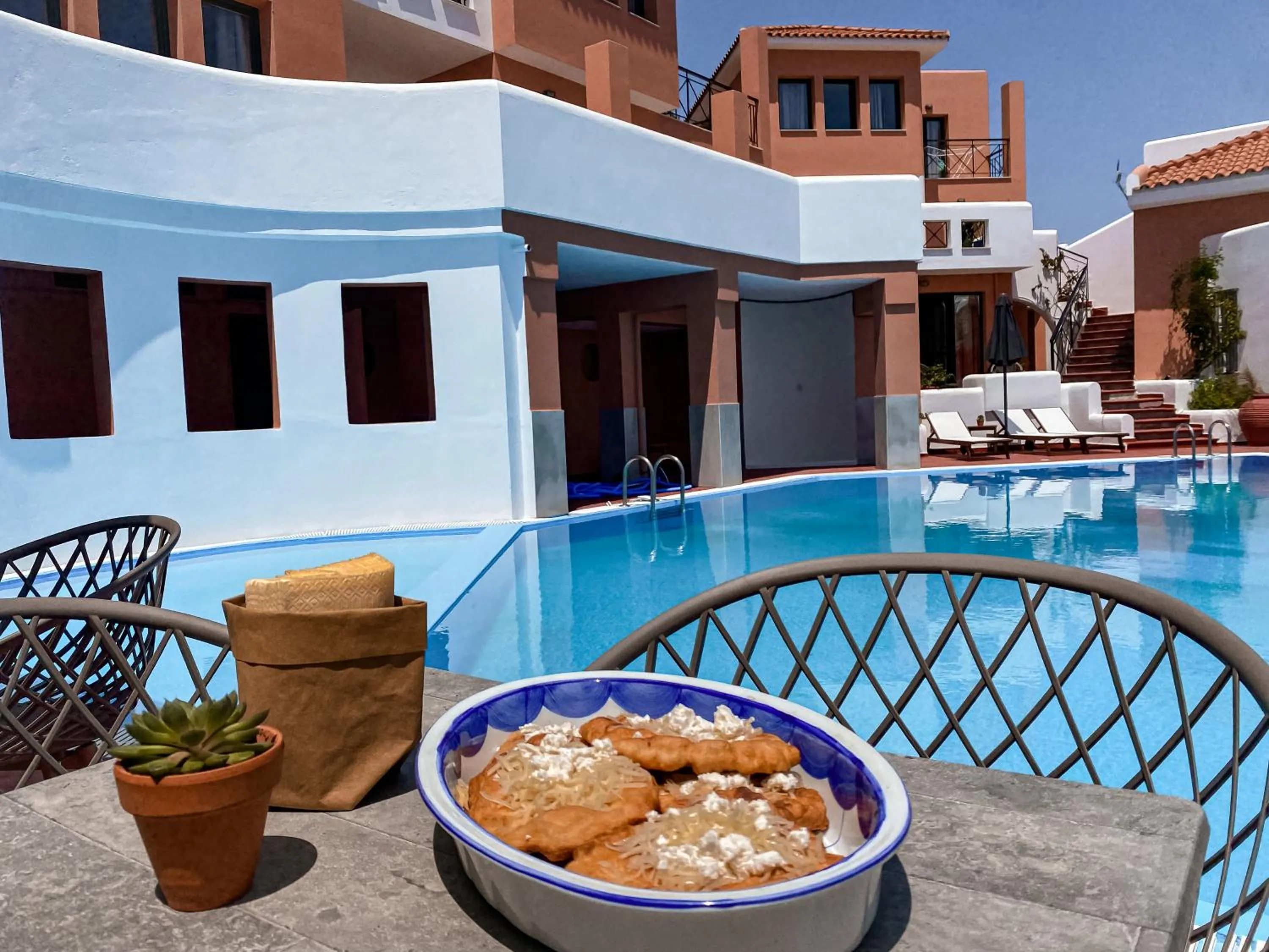 Food and drinks in Nisea Hotel Samos