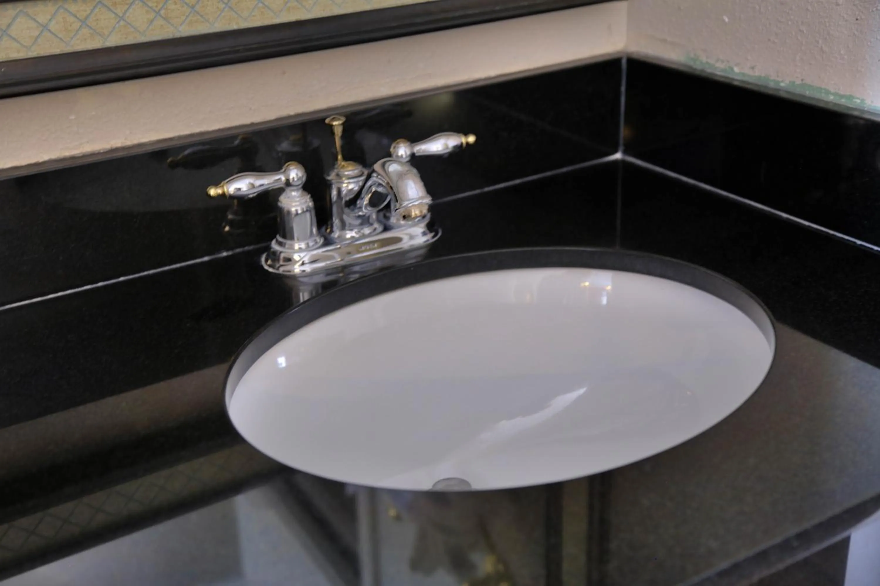 Bathroom in Destiny Palms Hotel Maingate West