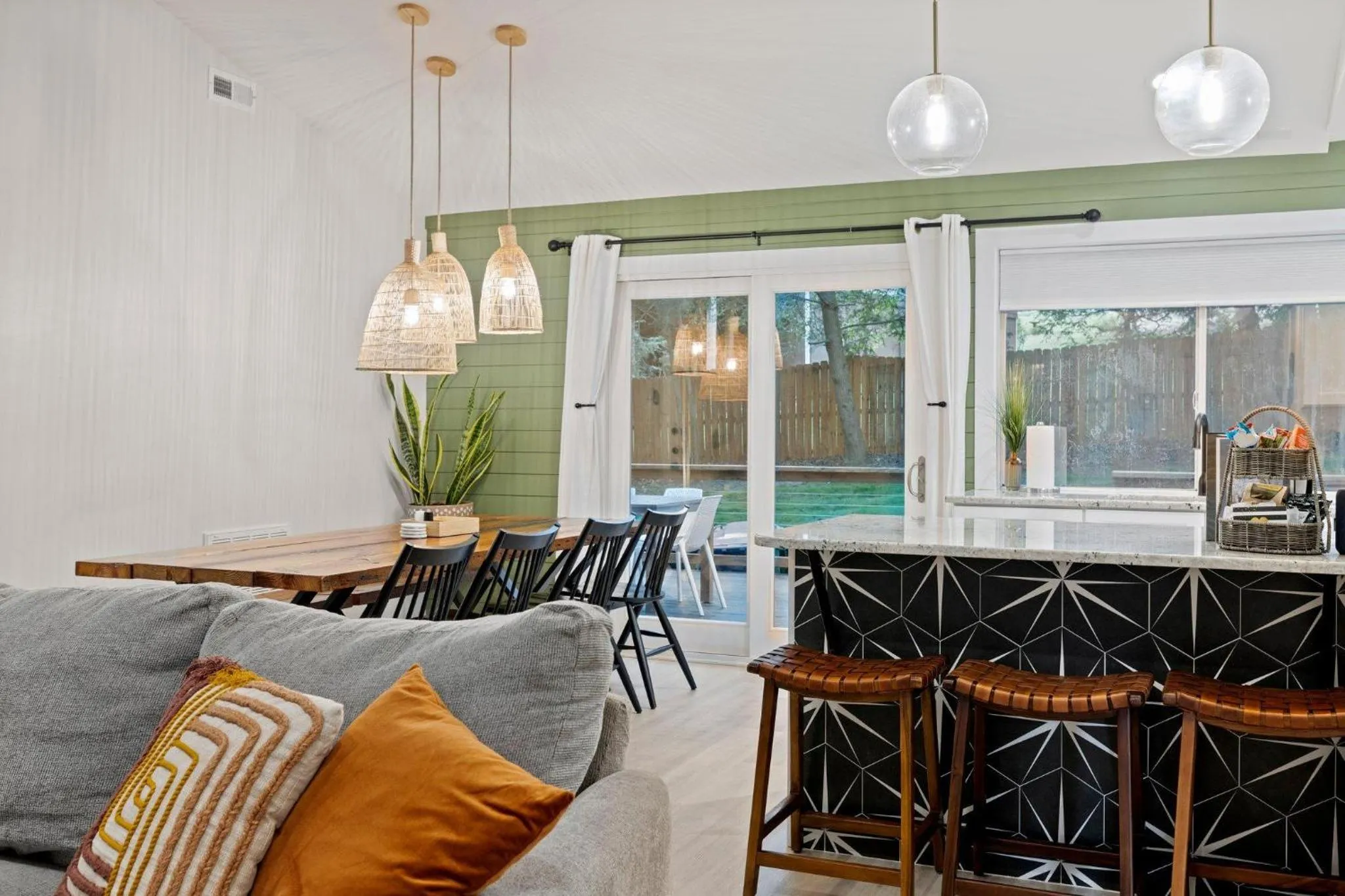 Near Biltmore, Hiking, Breweries W Game Room