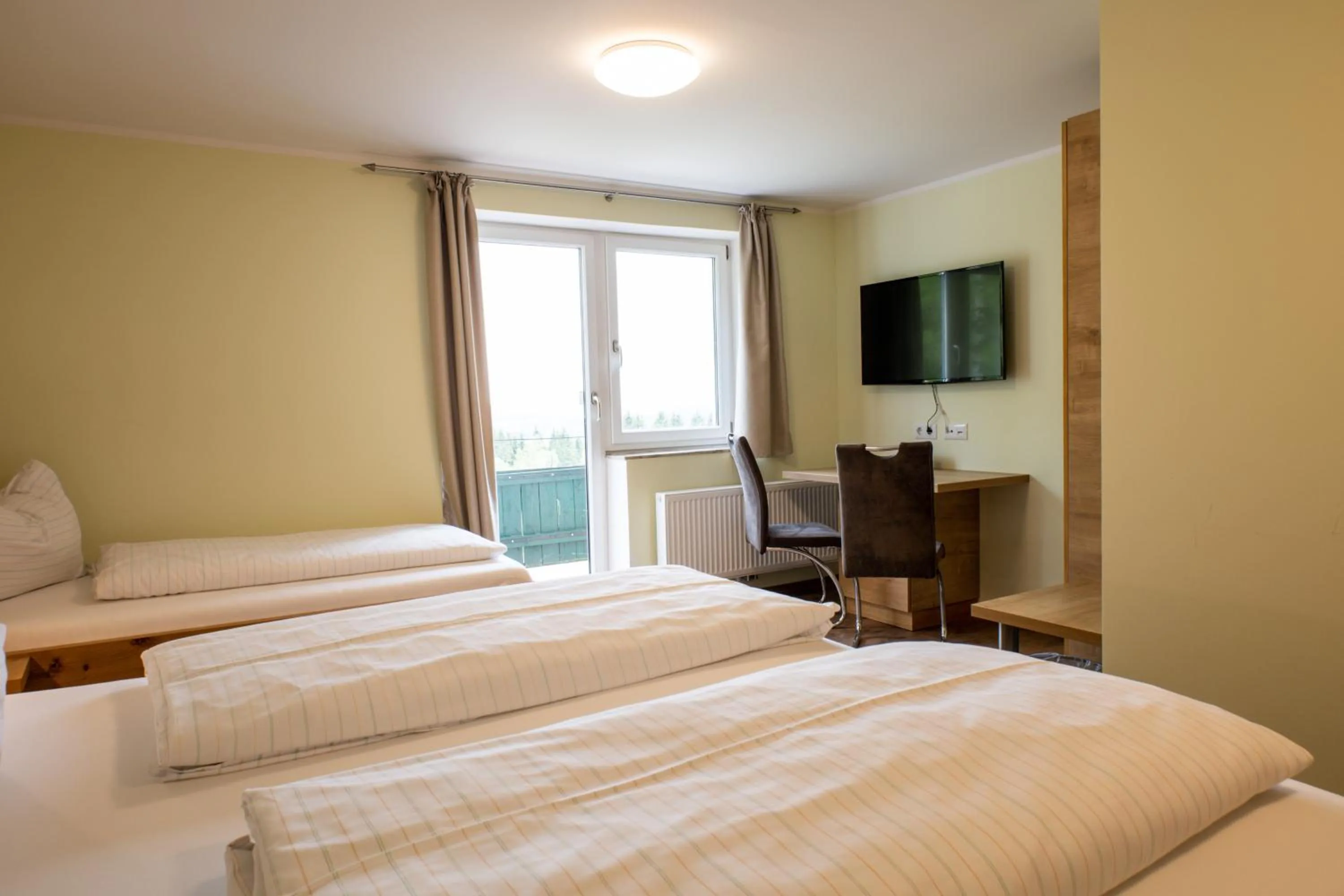 Bed in Gasthof Dreiländereck