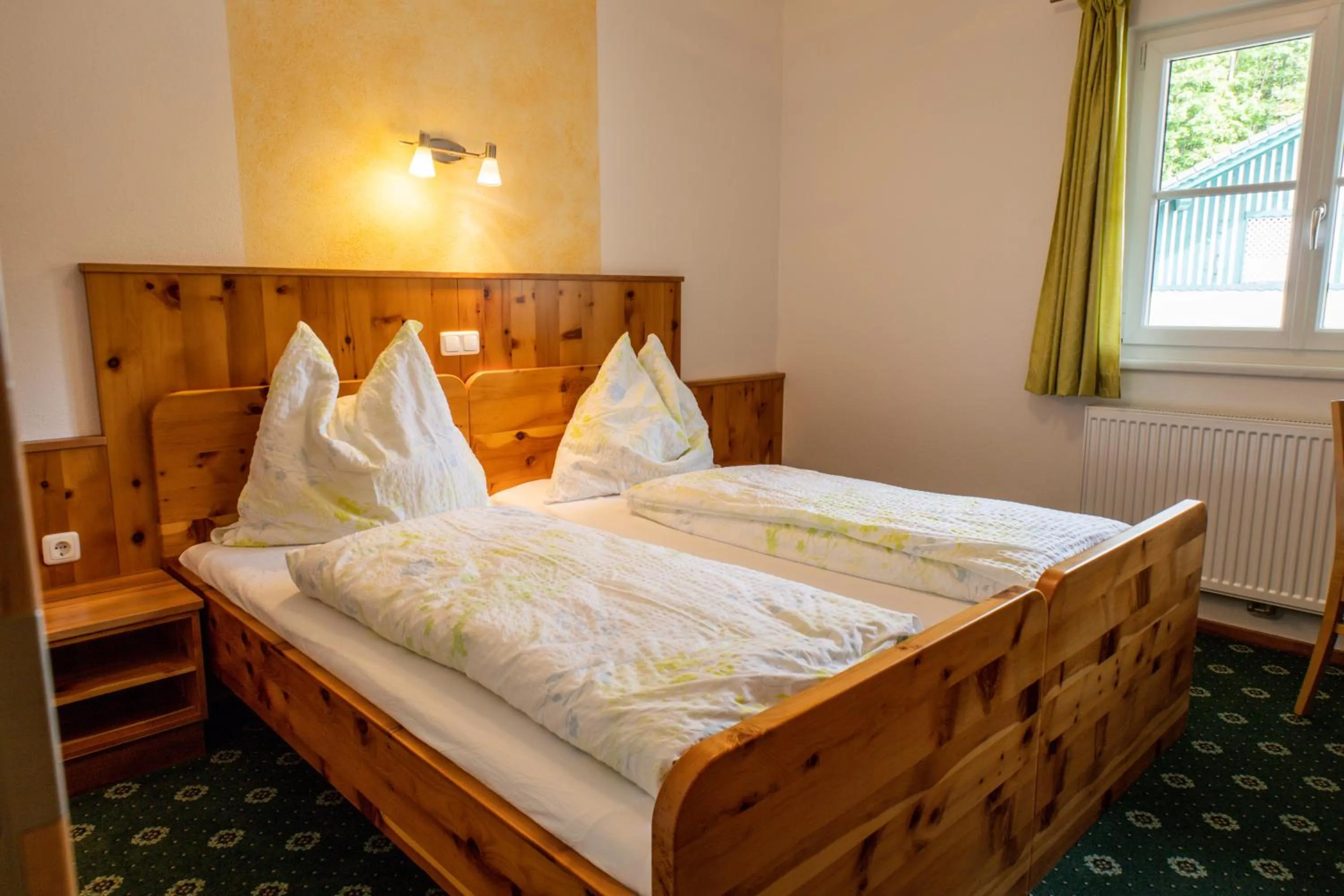 Bed in Gasthof Dreiländereck