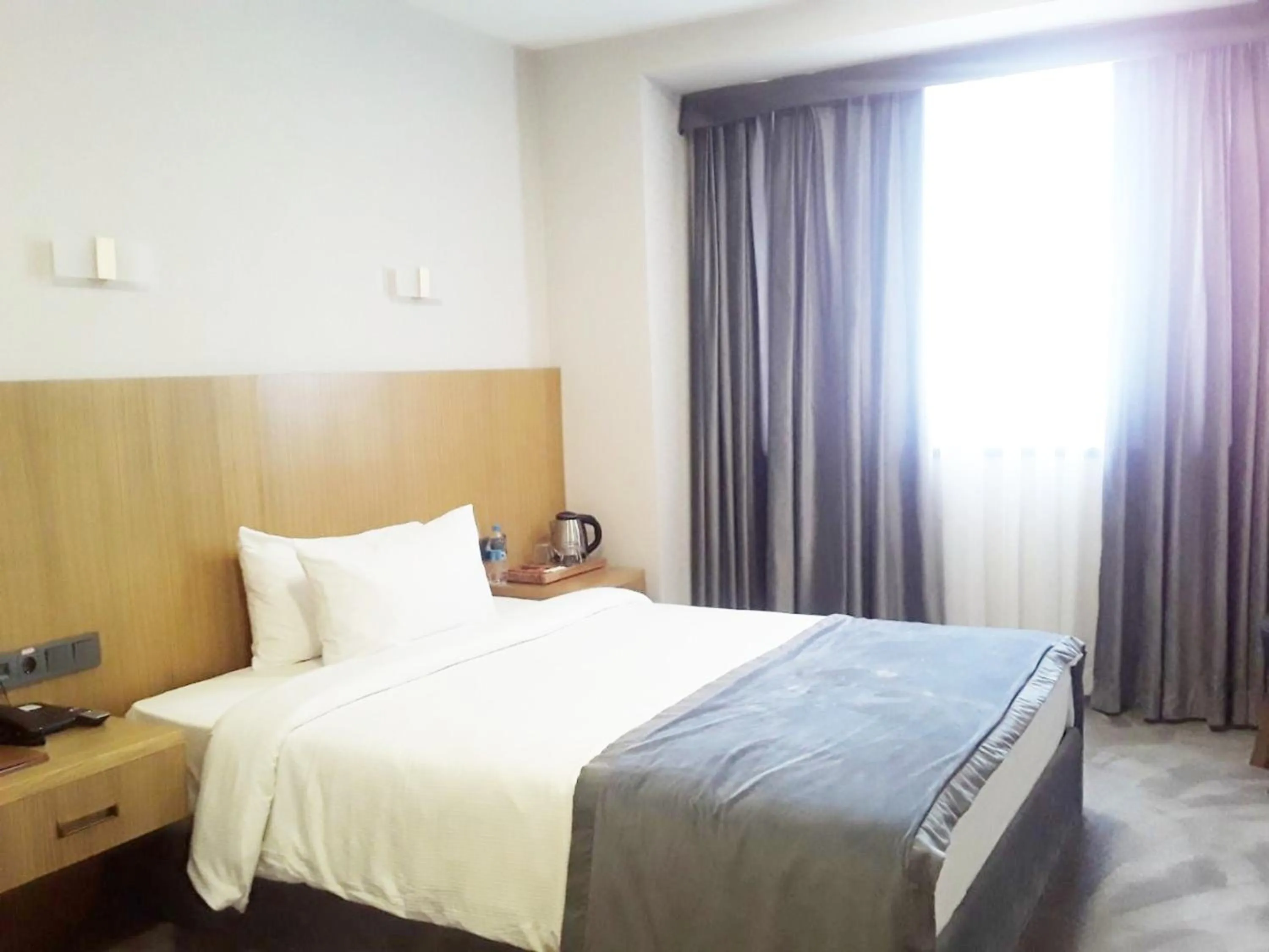 Photo of the whole room in Asli Makon Hotel