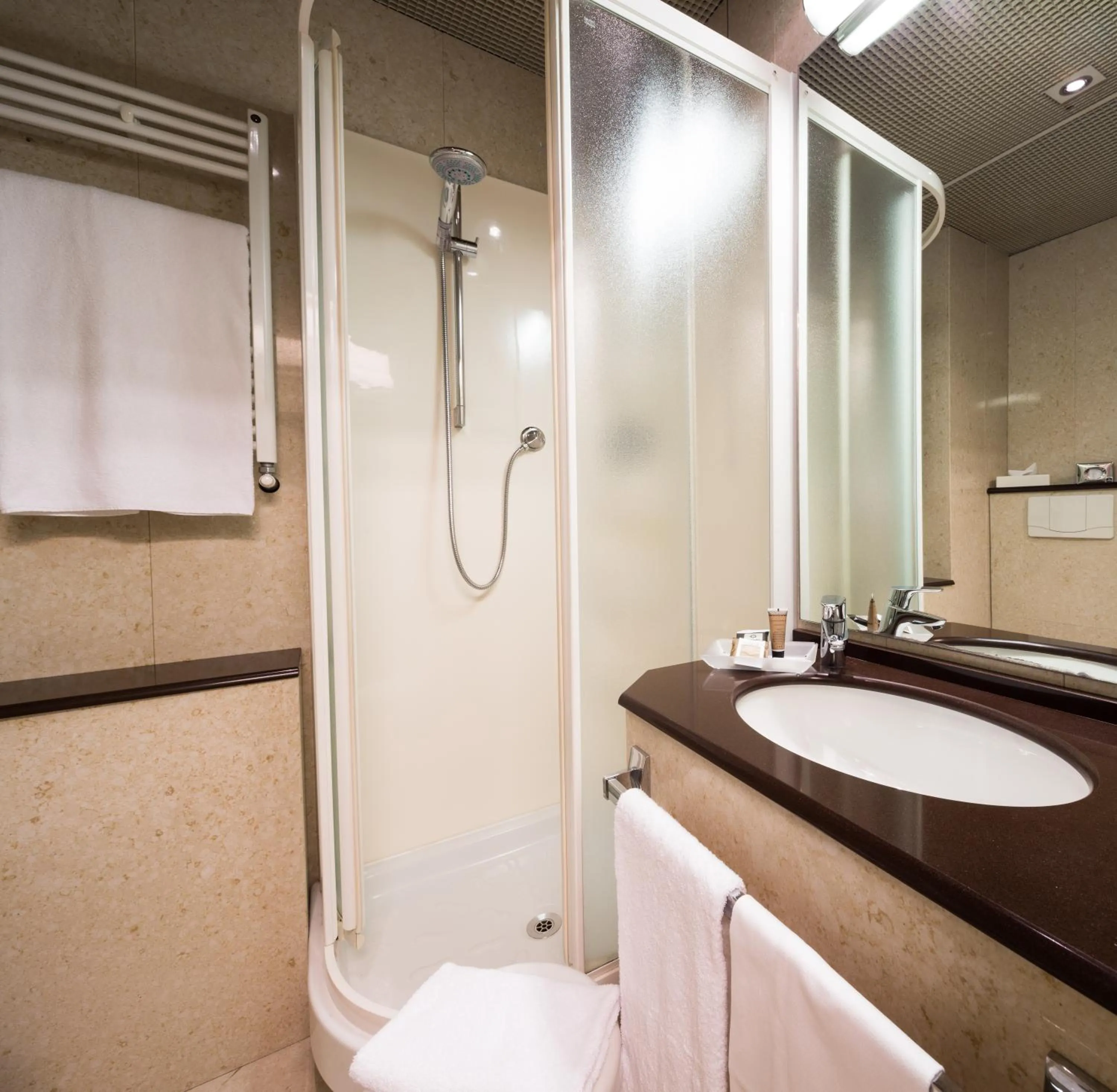 Bathroom in c-hotels Concorde