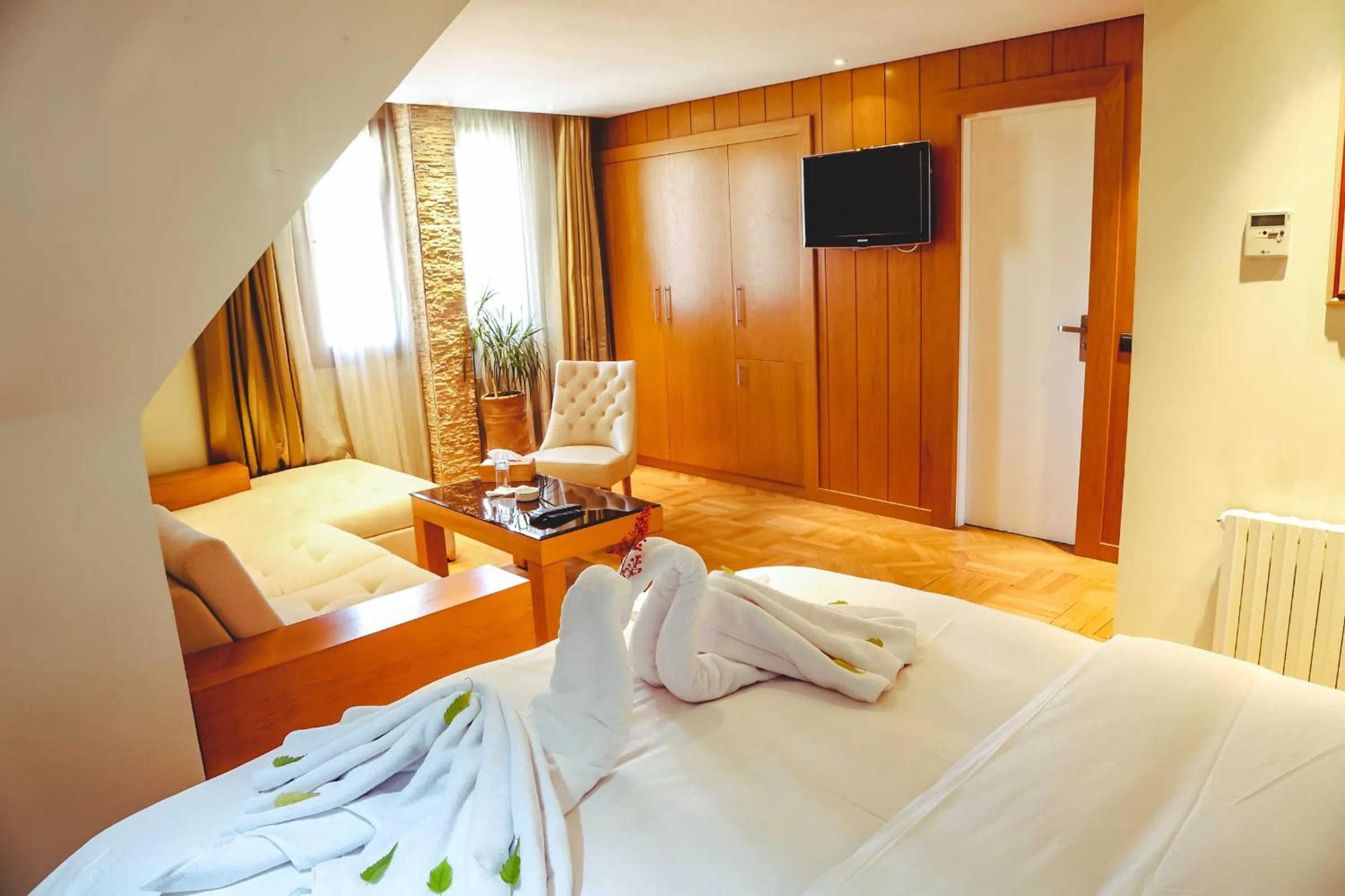 TV and multimedia, Bed in Hotel Perce Neige