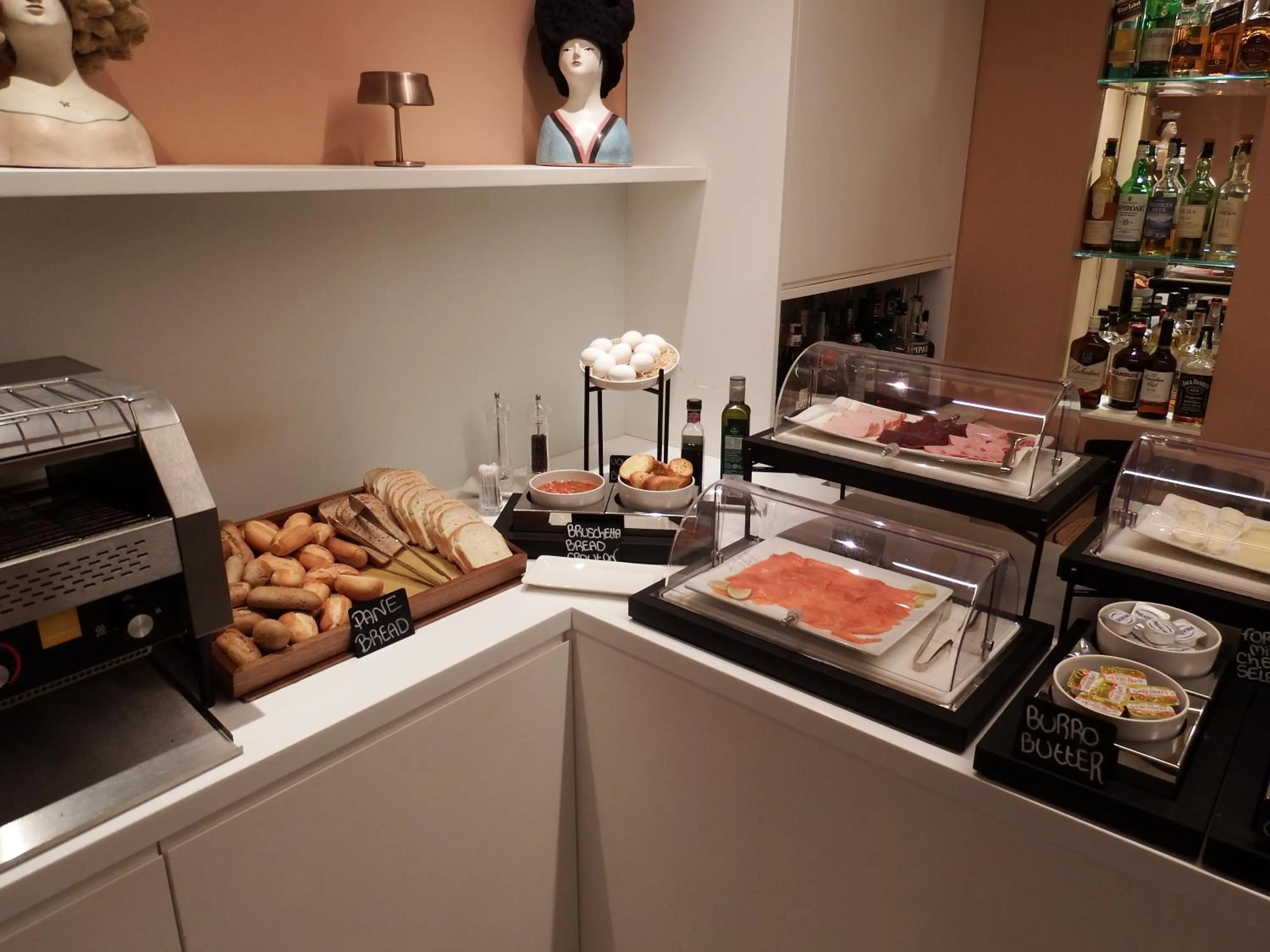 Breakfast in Hotel Morfeo