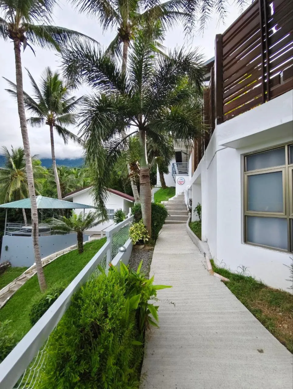 Facade/entrance in AV Suites