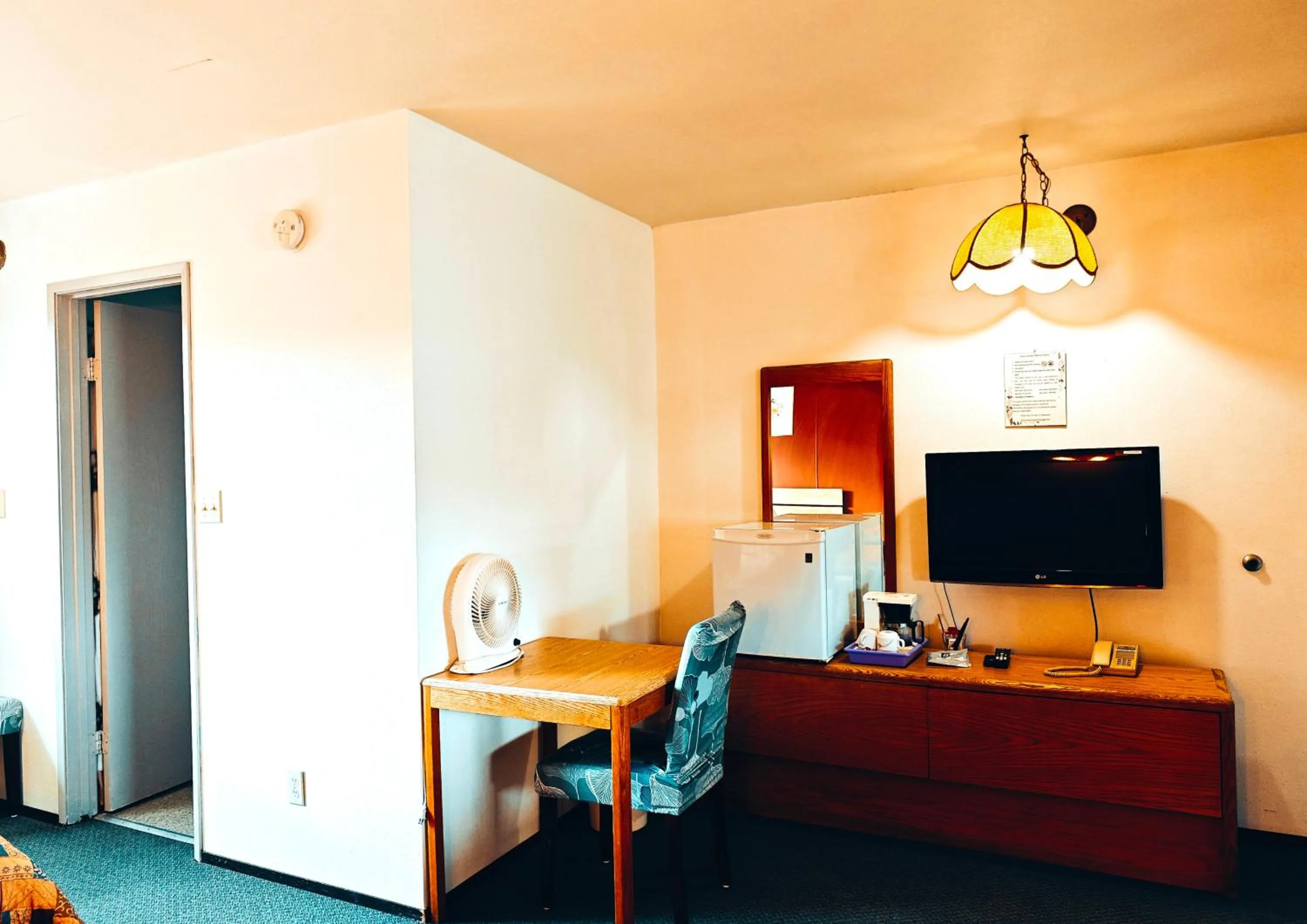 Cozy Corner Motel & Restaurant