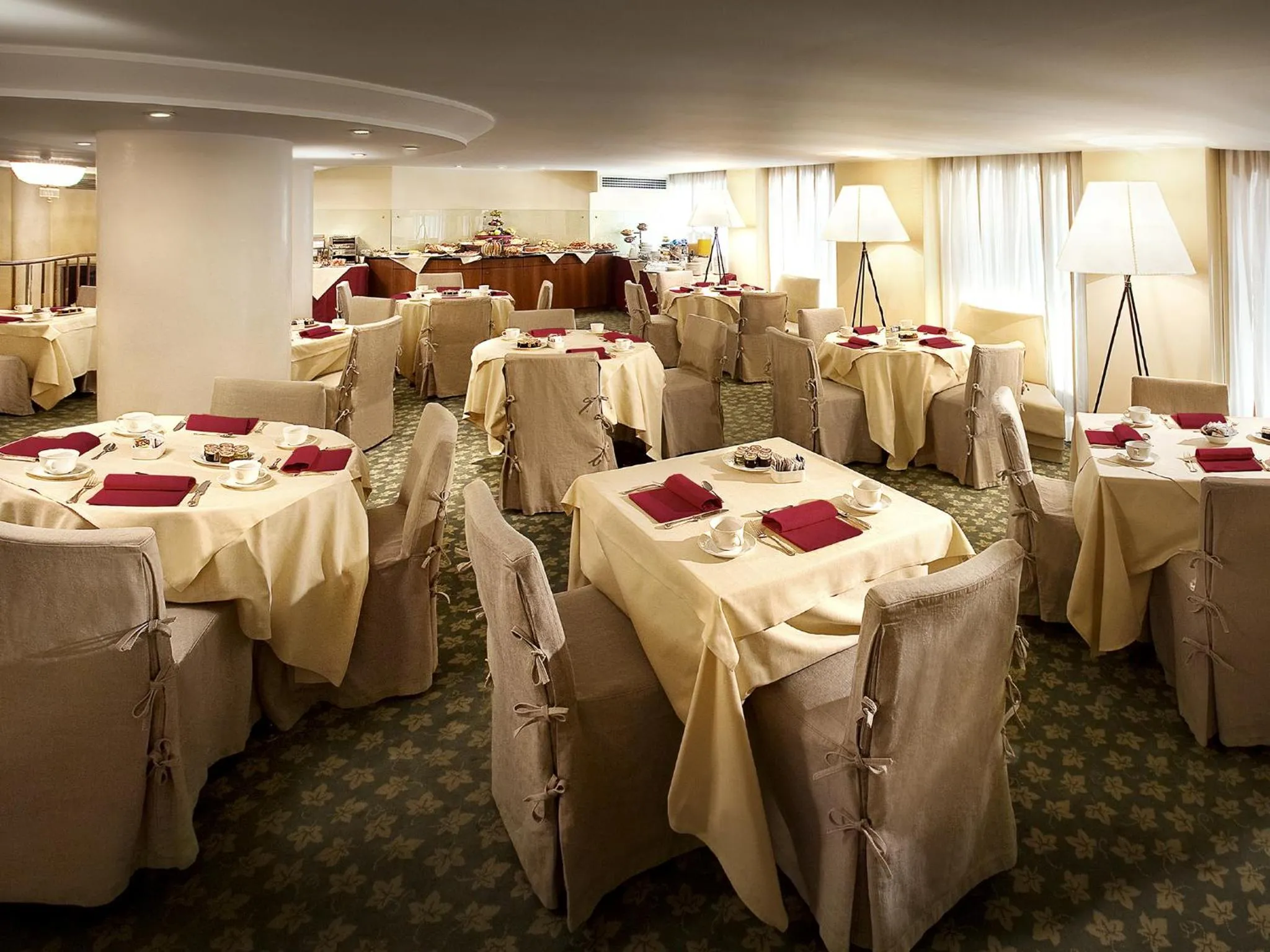 Restaurant/places to eat in Hotel Cavour