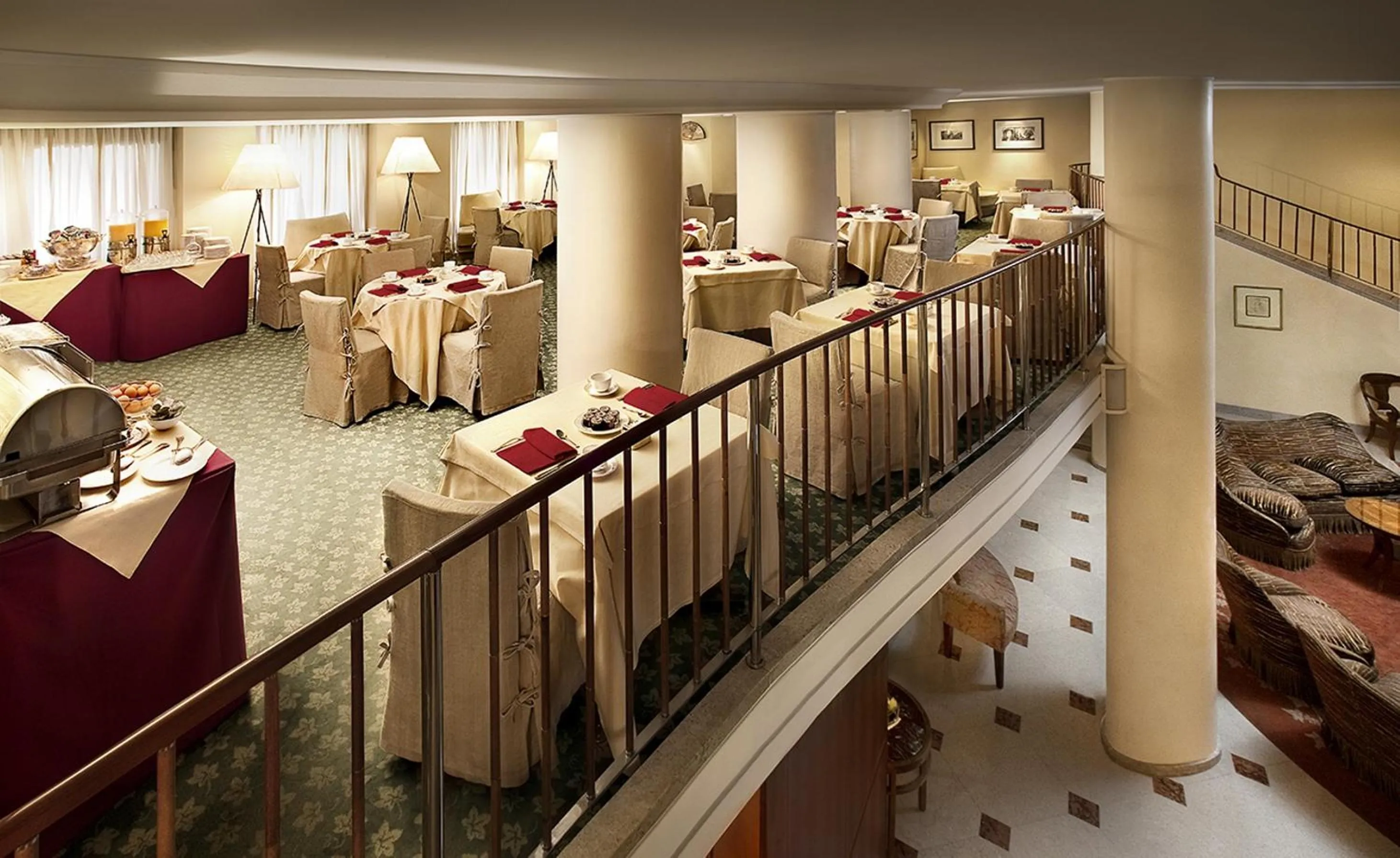 Restaurant/places to eat in Hotel Cavour