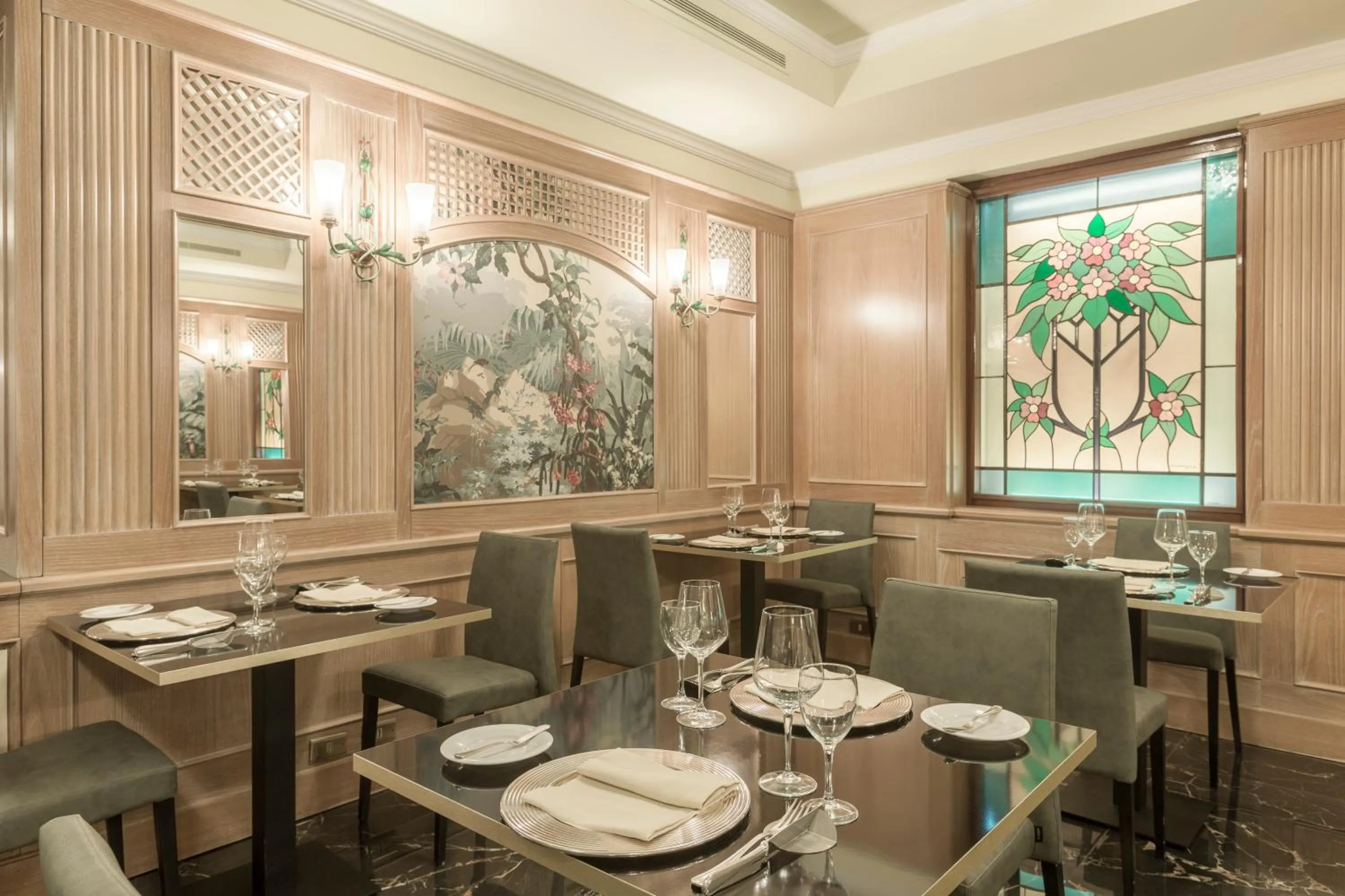 Restaurant/places to eat in Doria Grand Hotel