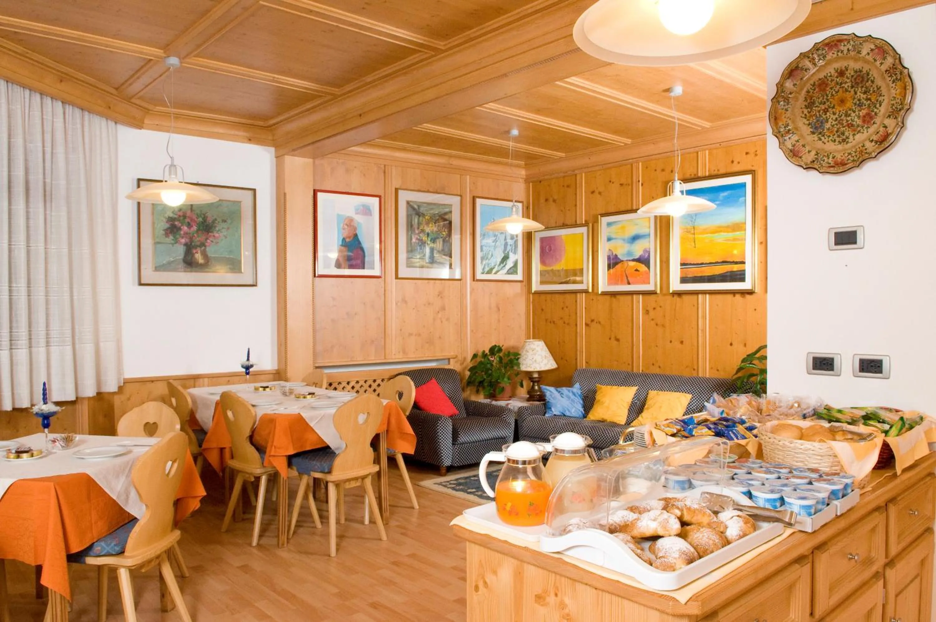 Restaurant/places to eat in Albergo Antelao