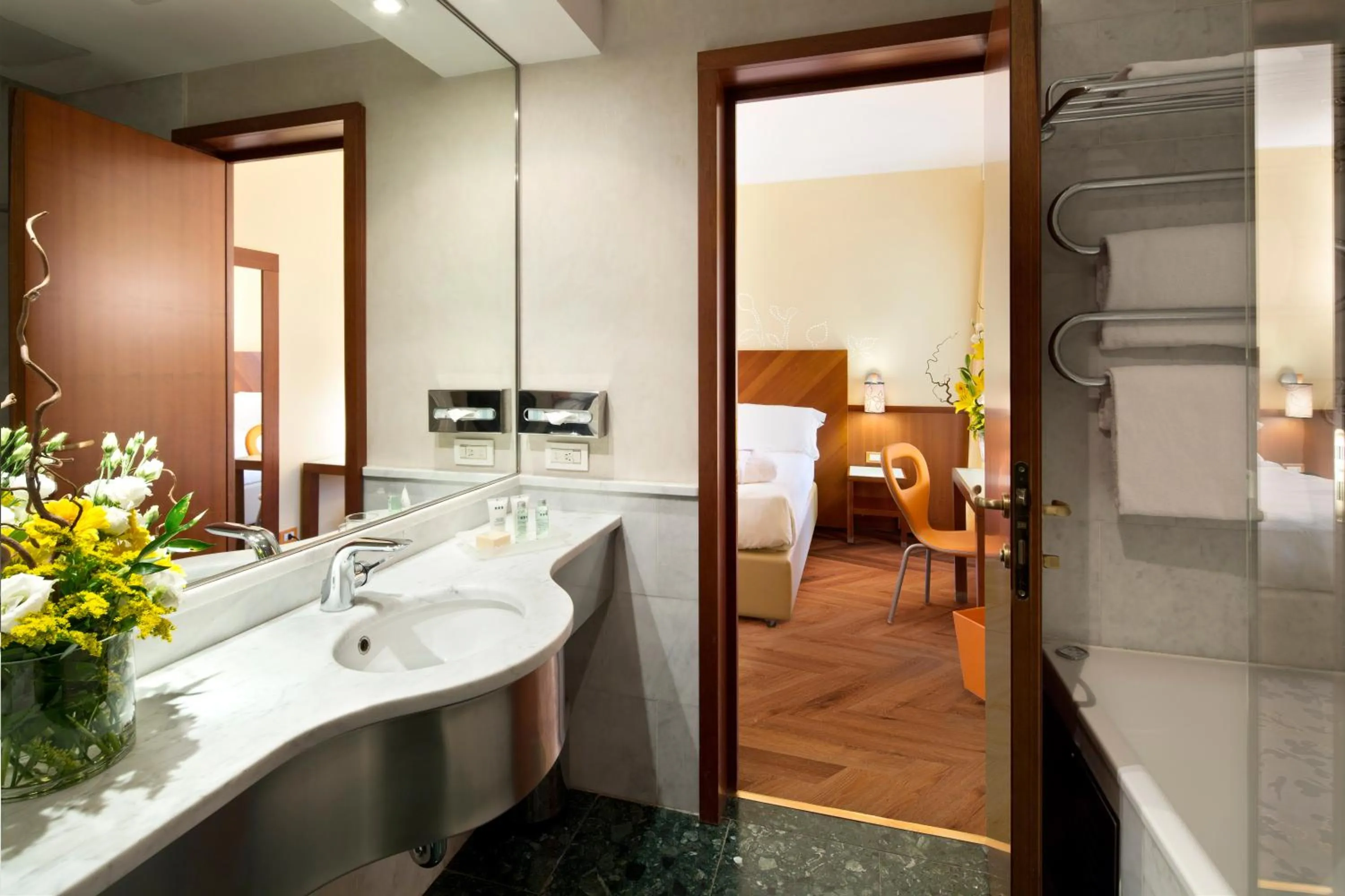 Bathroom in UNA Hotels Mediterraneo Milano
