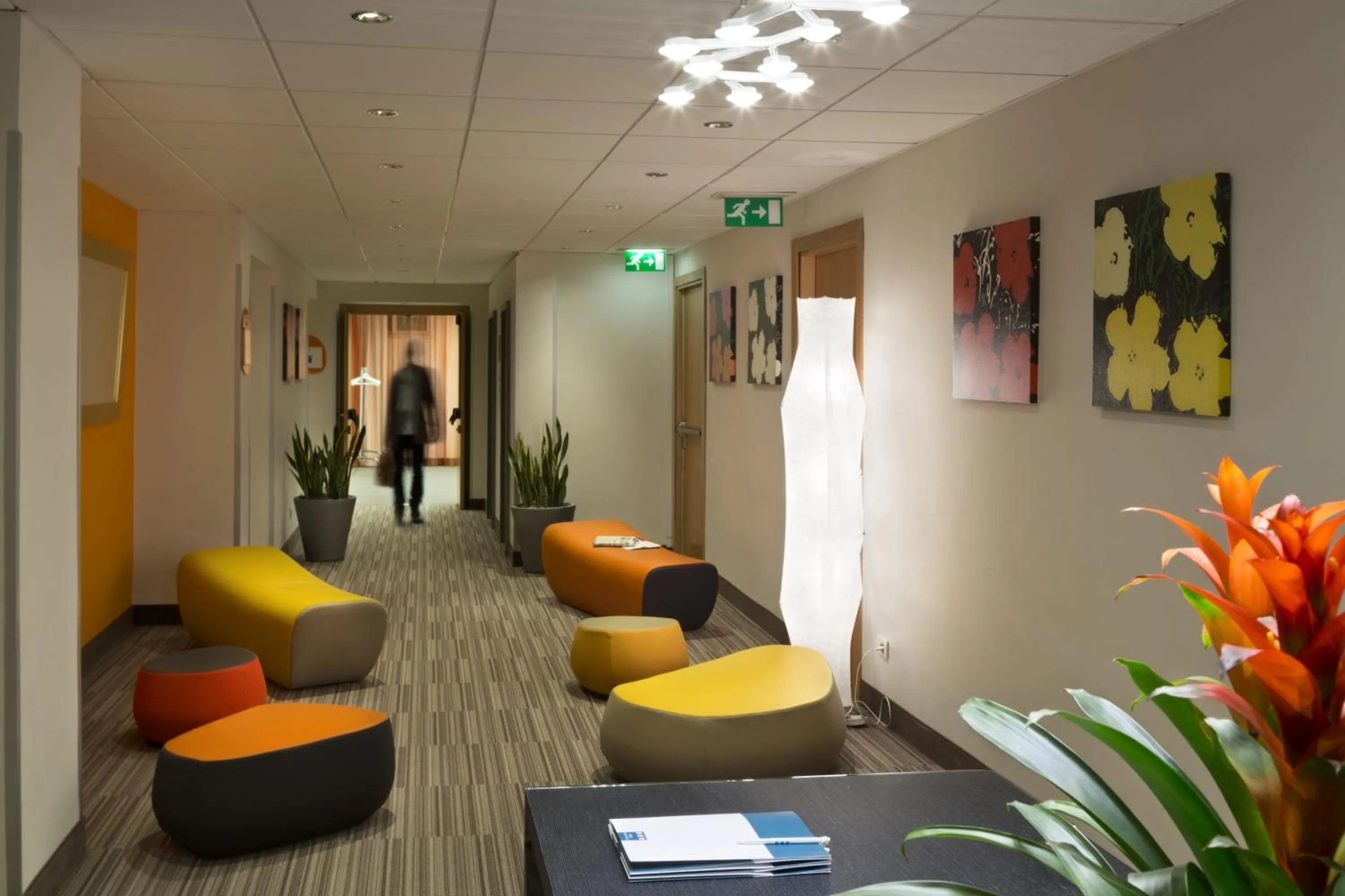 Communal lounge/ TV room in UNA Hotels Mediterraneo Milano