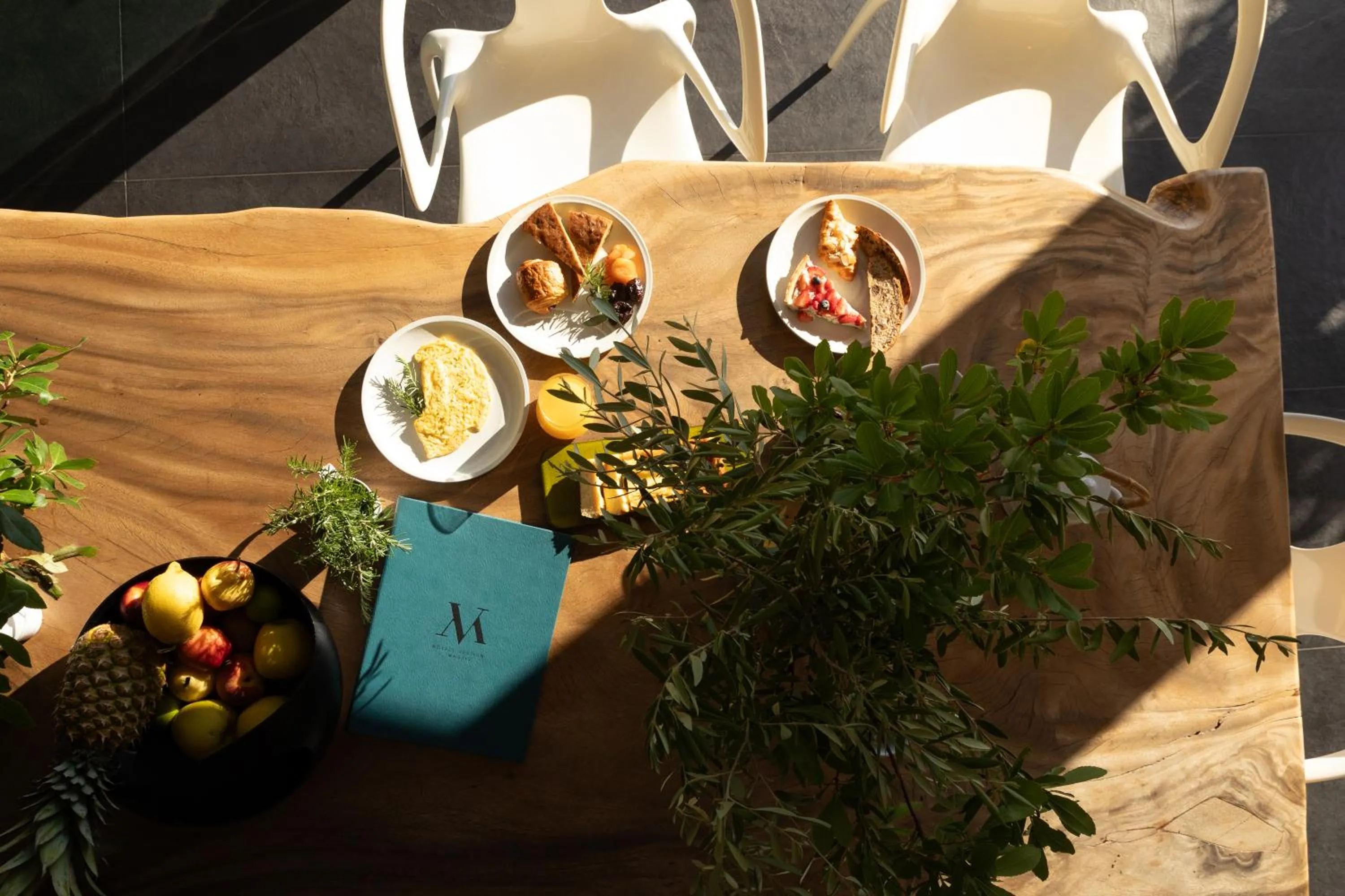 Food and drinks in Hôtel Version Maquis Santa Manza