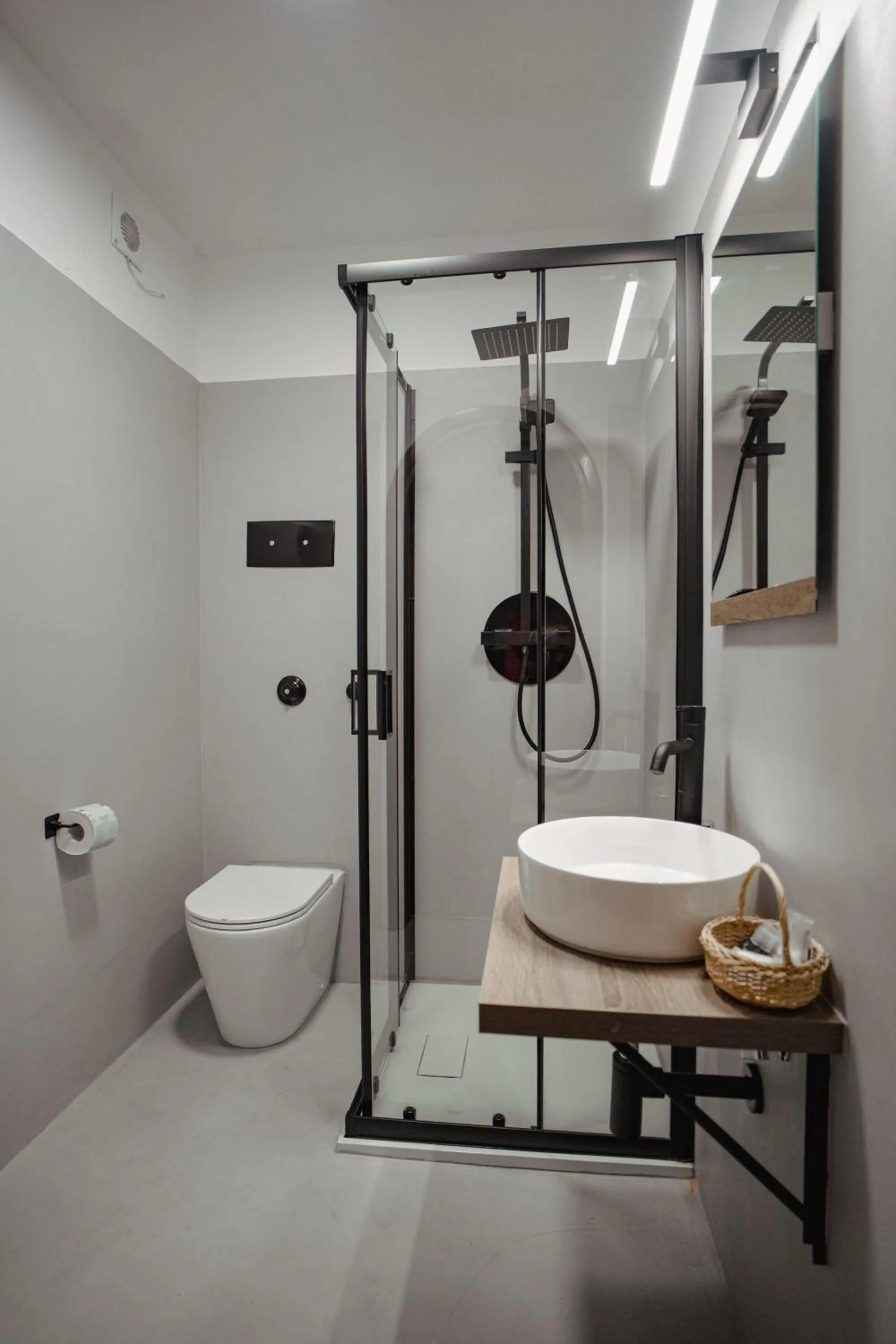 Shower in Hotel Sporting