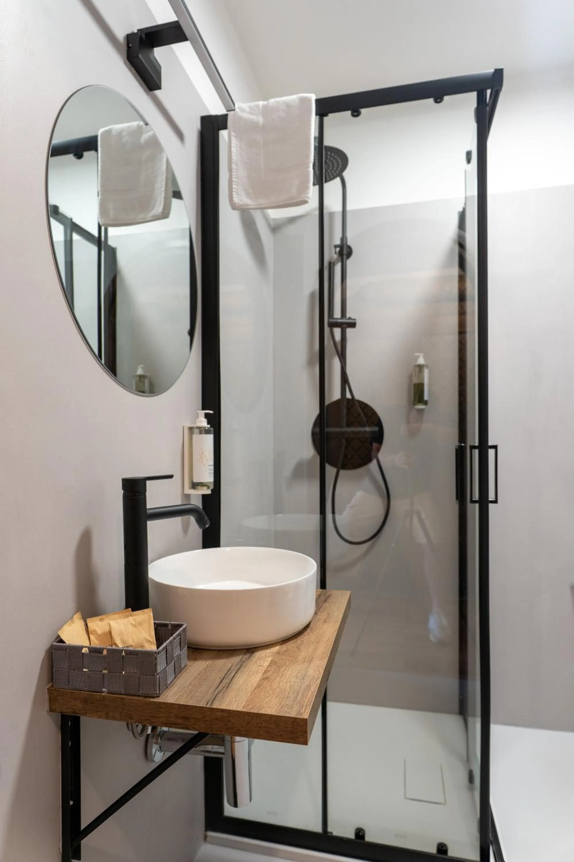 Shower in Hotel Sporting