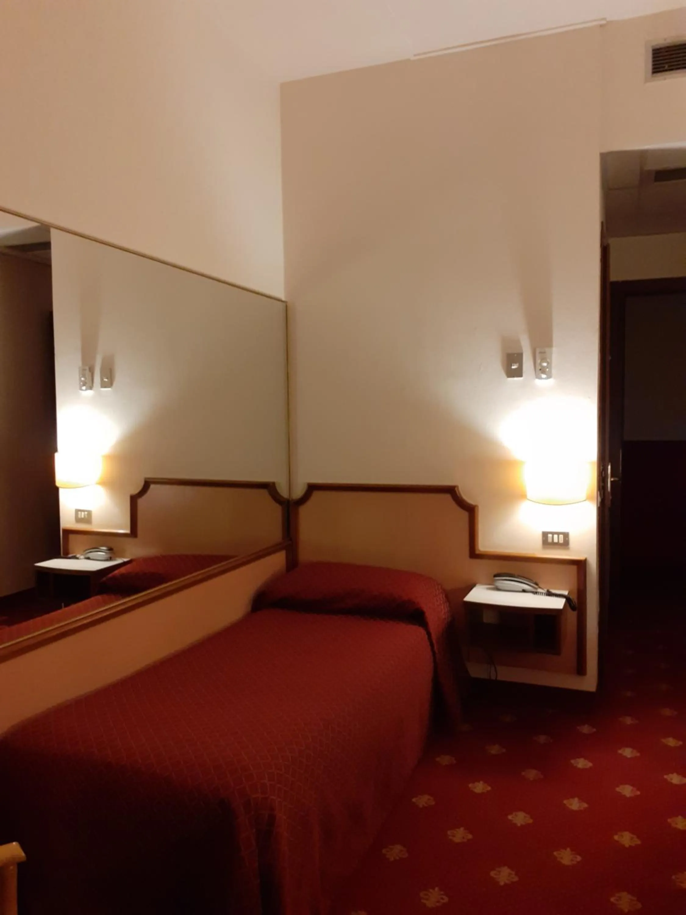 Photo of the whole room, Bed in Polo Hotel