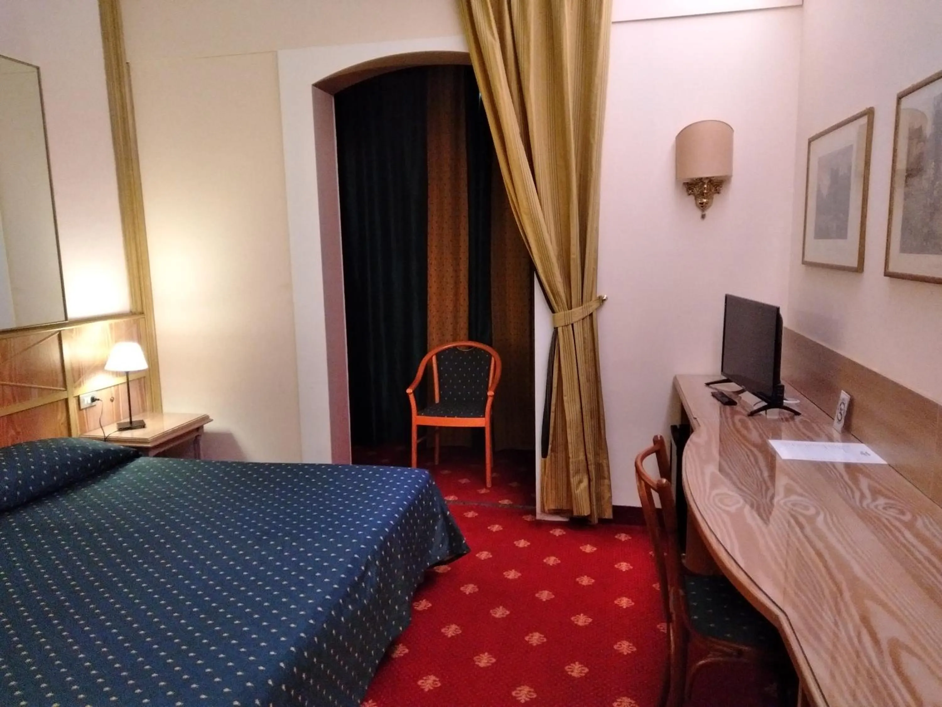 Bedroom, Bed in Polo Hotel