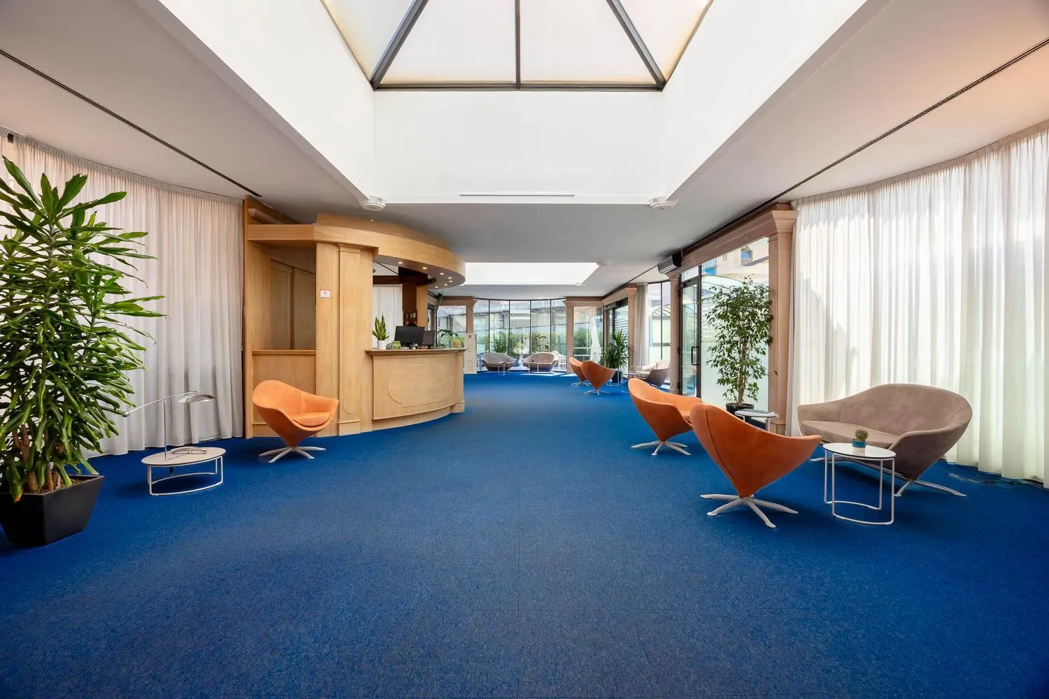 Lobby or reception in iH Hotels Milano St. John