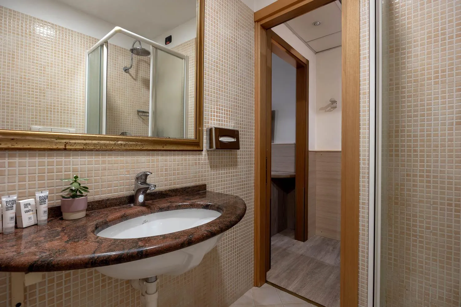 Bathroom in iH Hotels Milano St. John