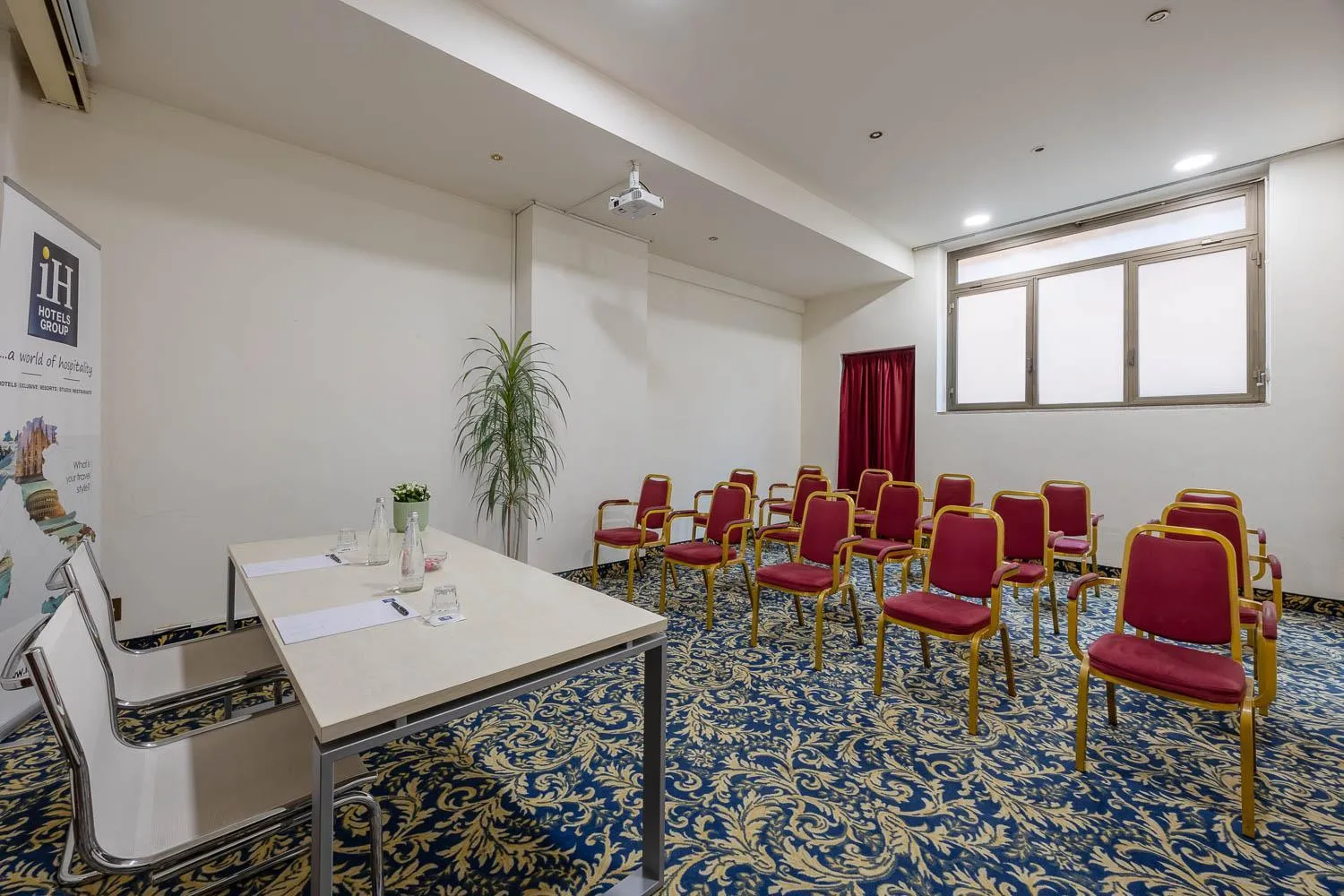 Meeting/conference room in iH Hotels Milano St. John