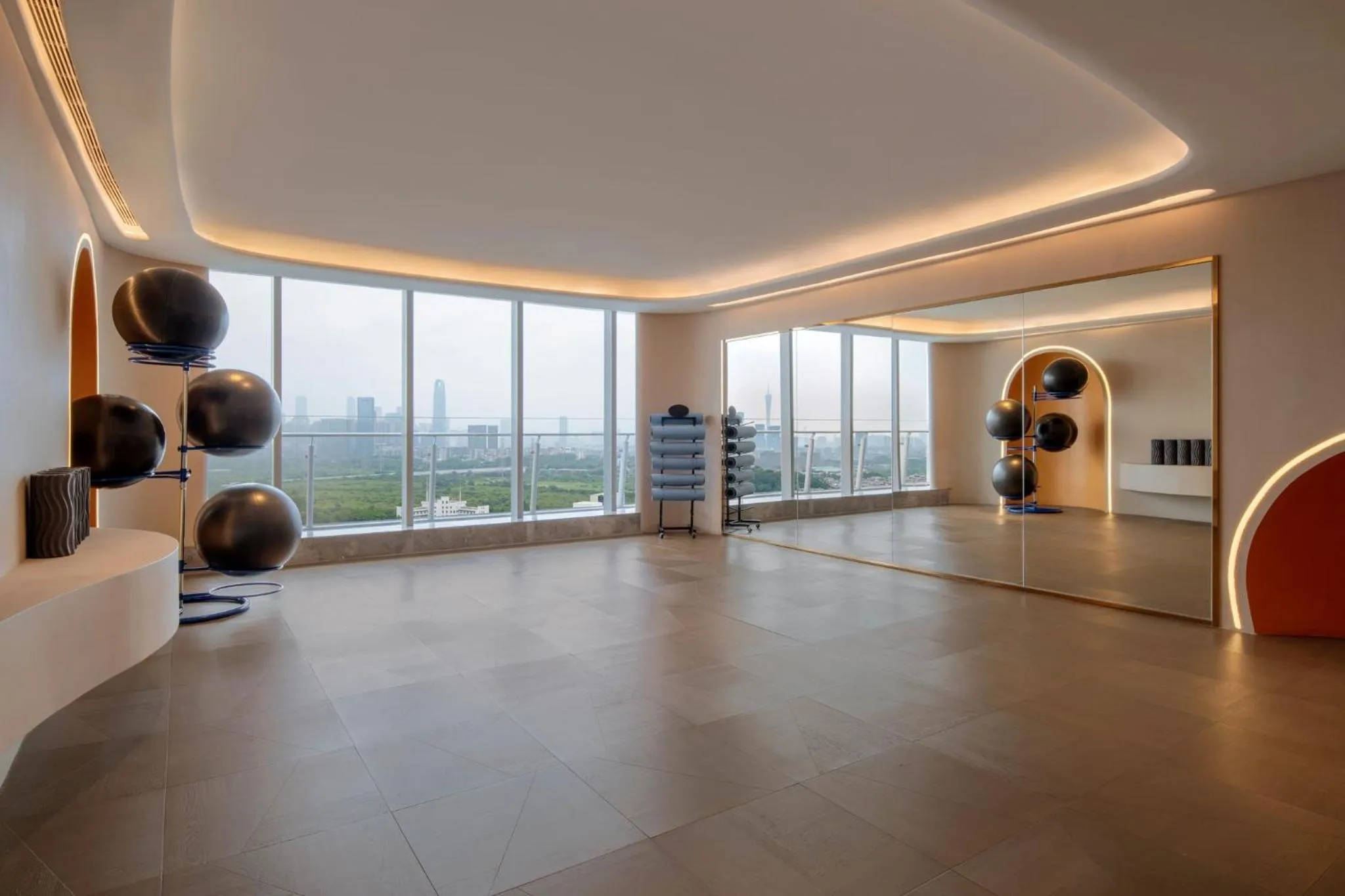 Fitness centre/facilities in Vignette Collection The Xanadu Guangzhou, an IHG Hotel
