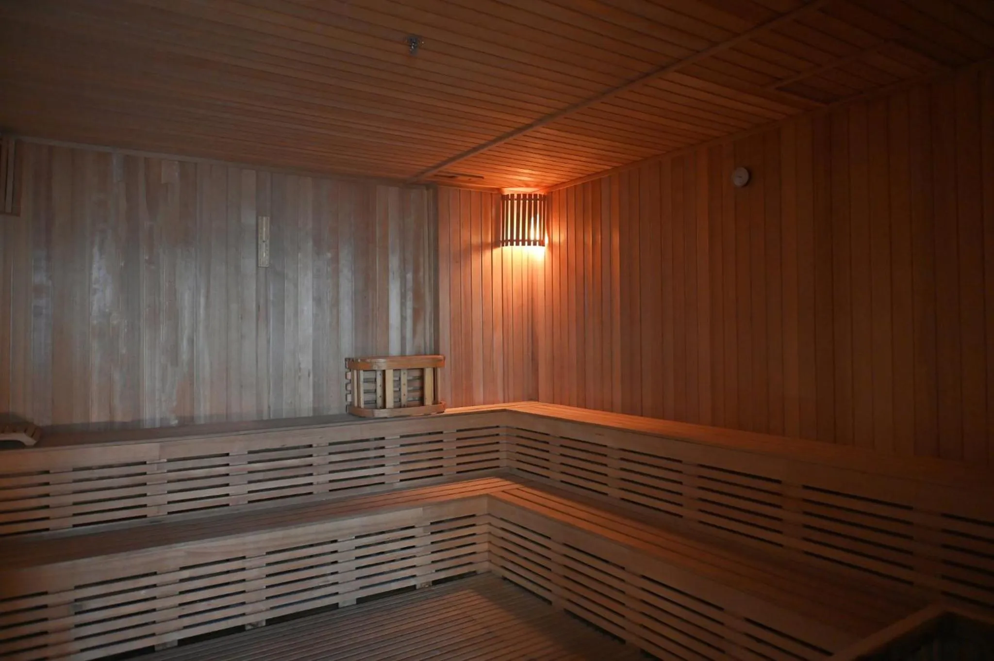 Fitness centre/facilities in Vignette Collection The Xanadu Guangzhou, an IHG Hotel