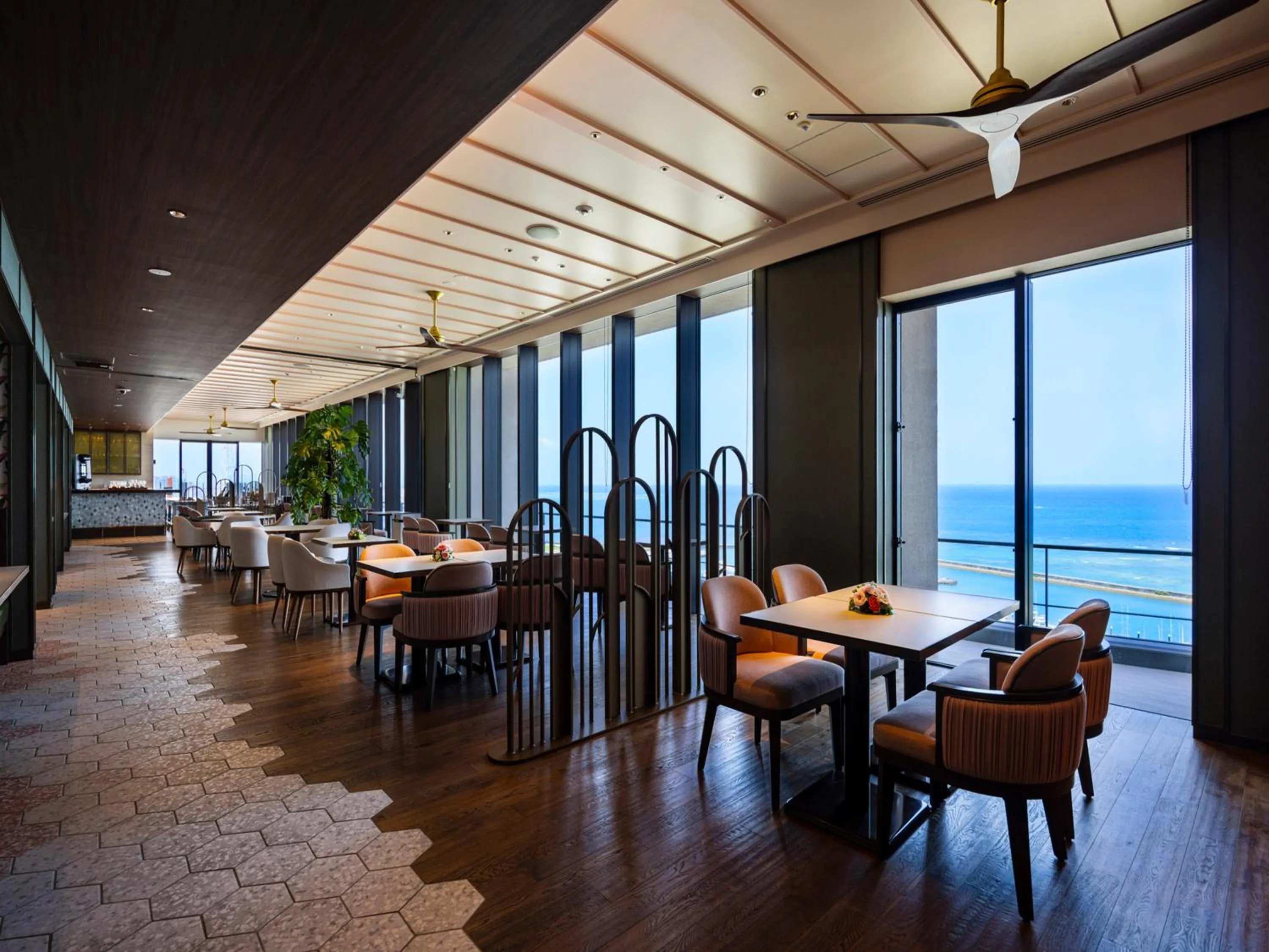 Lounge or bar in Okinawa Prince Hotel Ocean View Ginowan