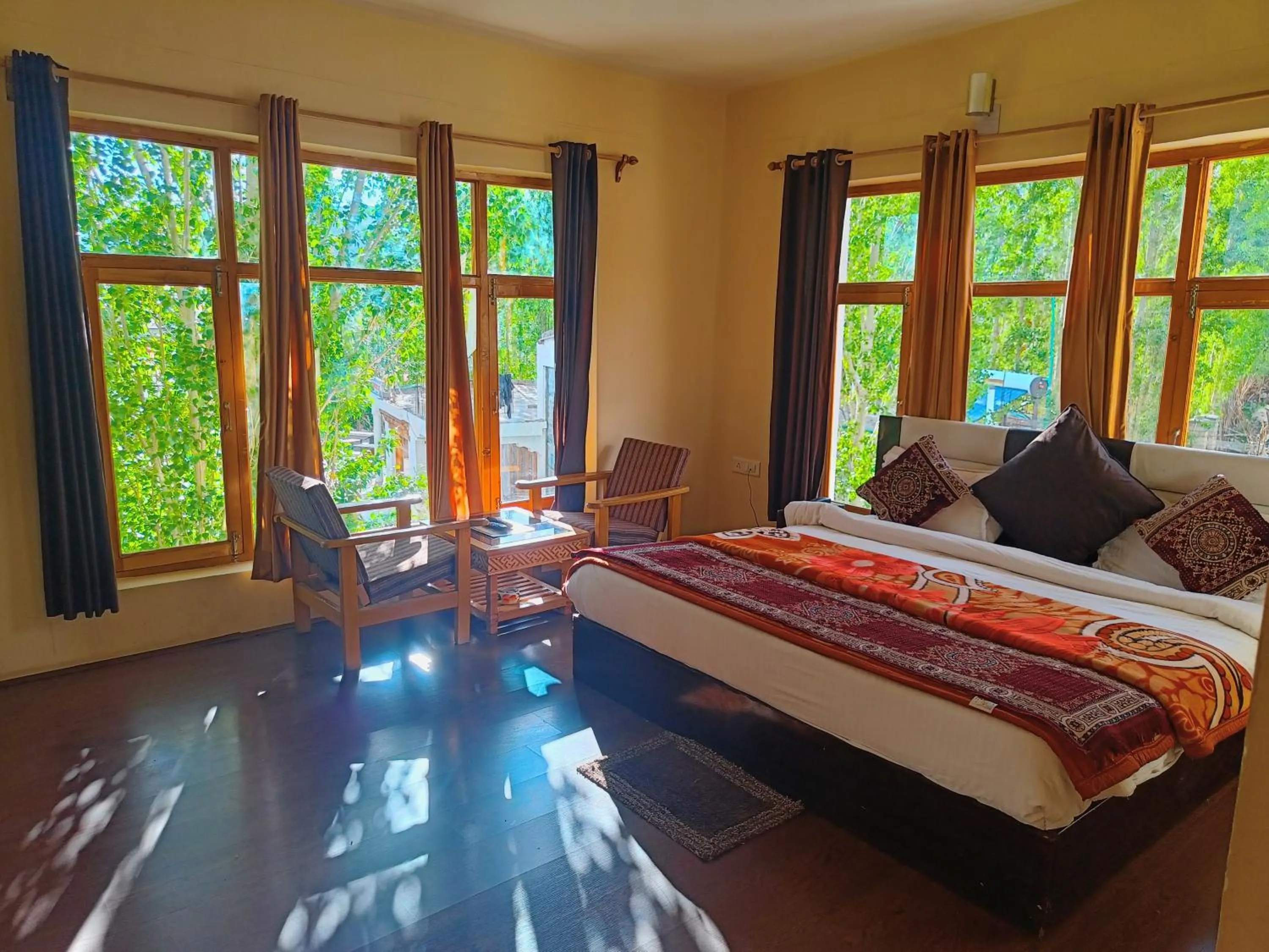 Bed in Hotel Malik Residency