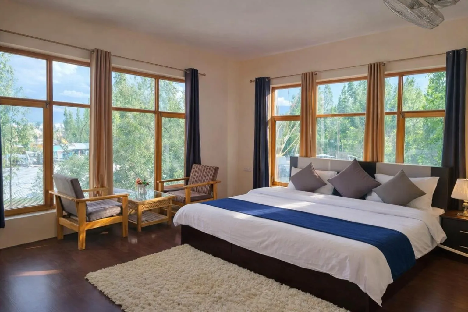 Bed in Hotel Malik Residency