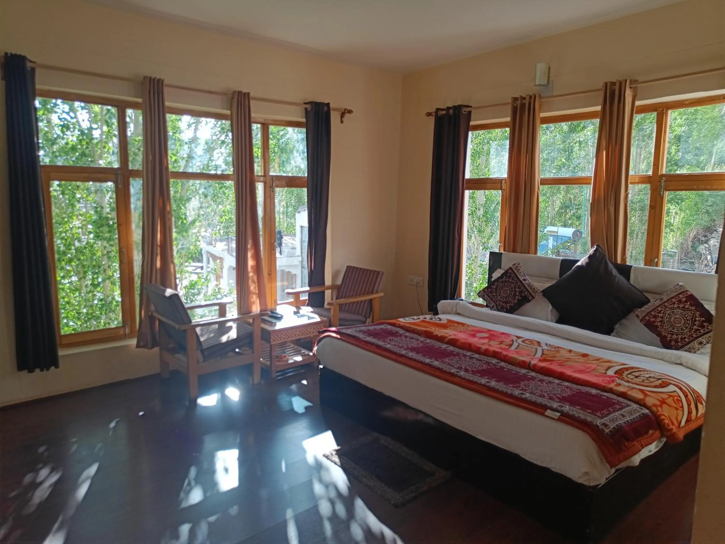 Bed in Hotel Malik Residency