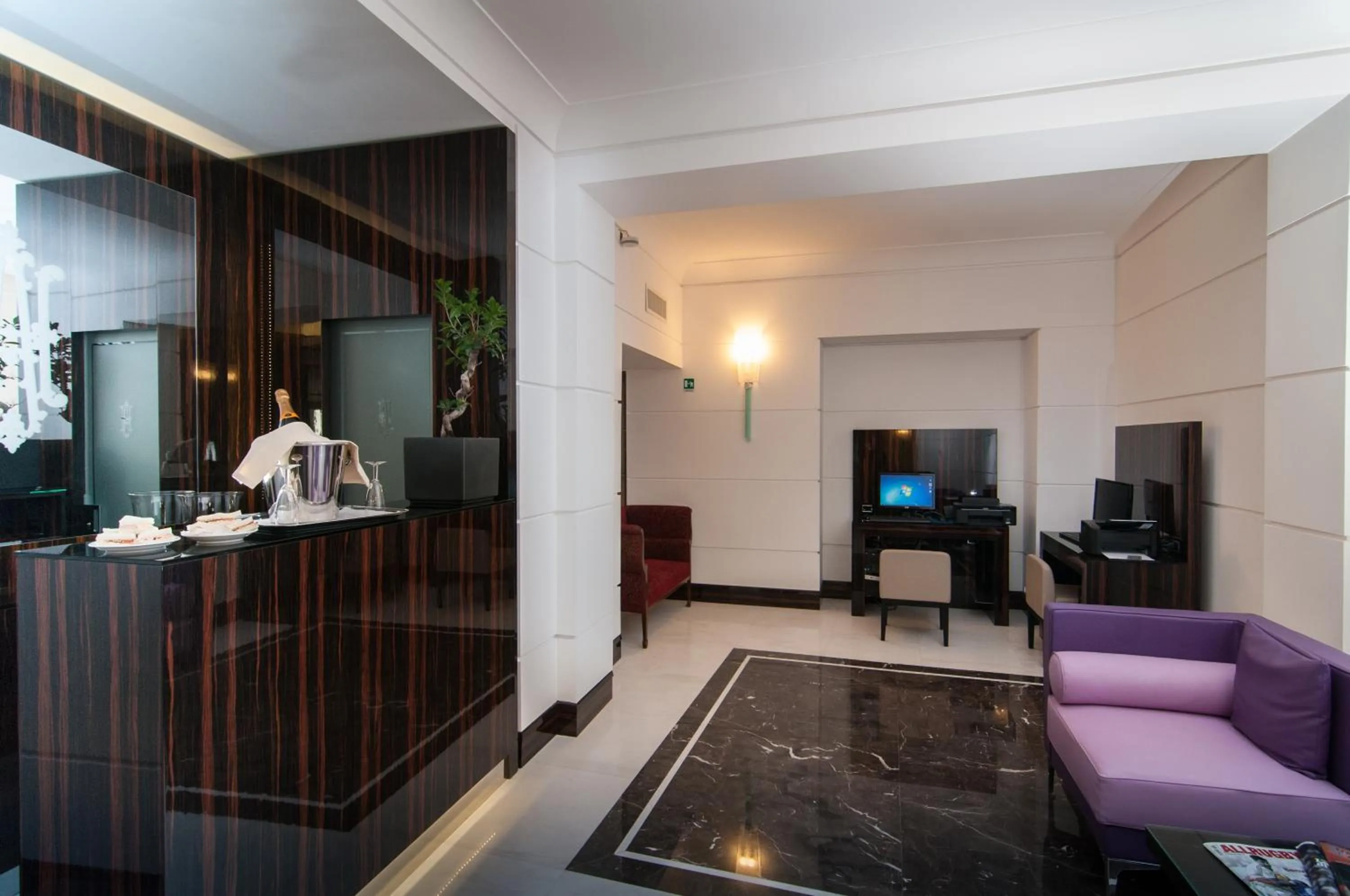 Decorative detail, Kitchen/Kitchenette in Hotel Alexandra