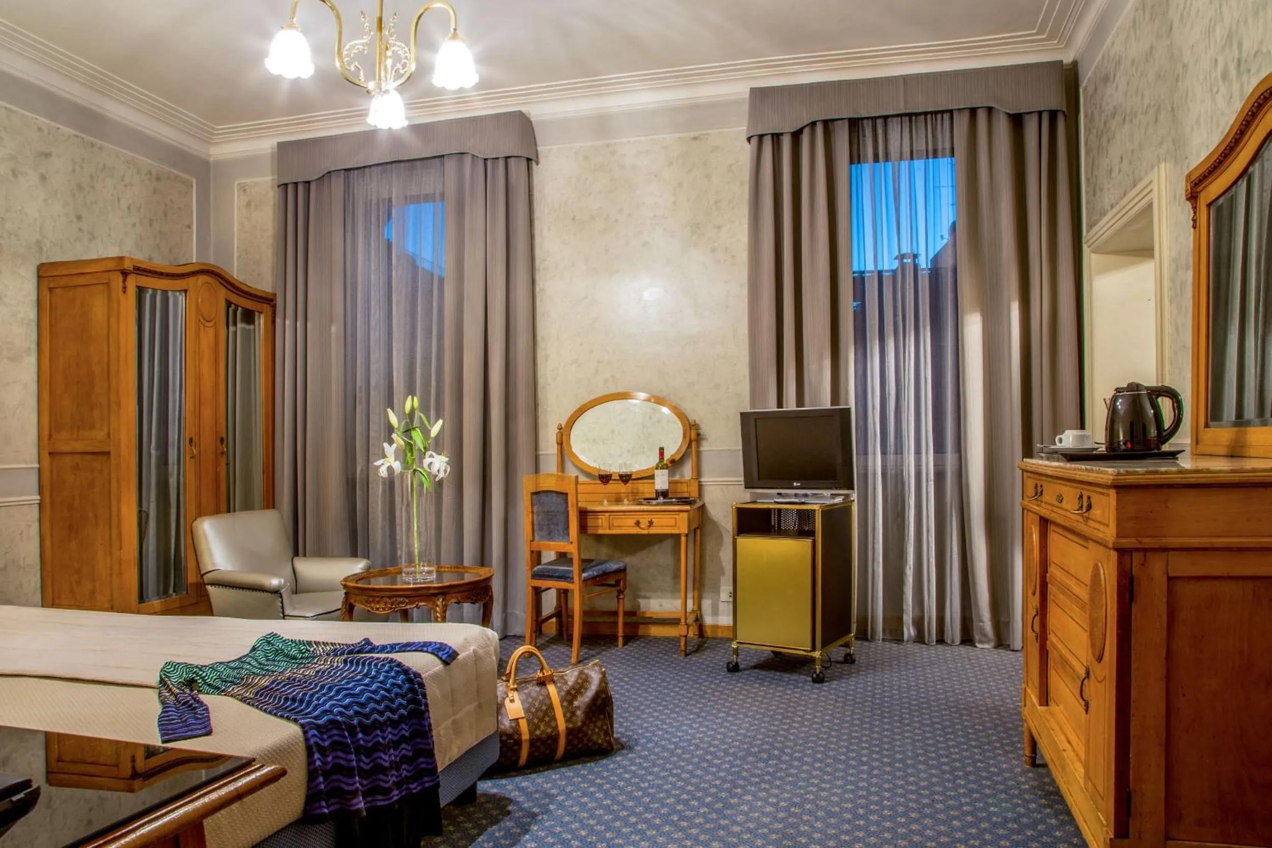 Bed, Seating Area in Hotel Alexandra